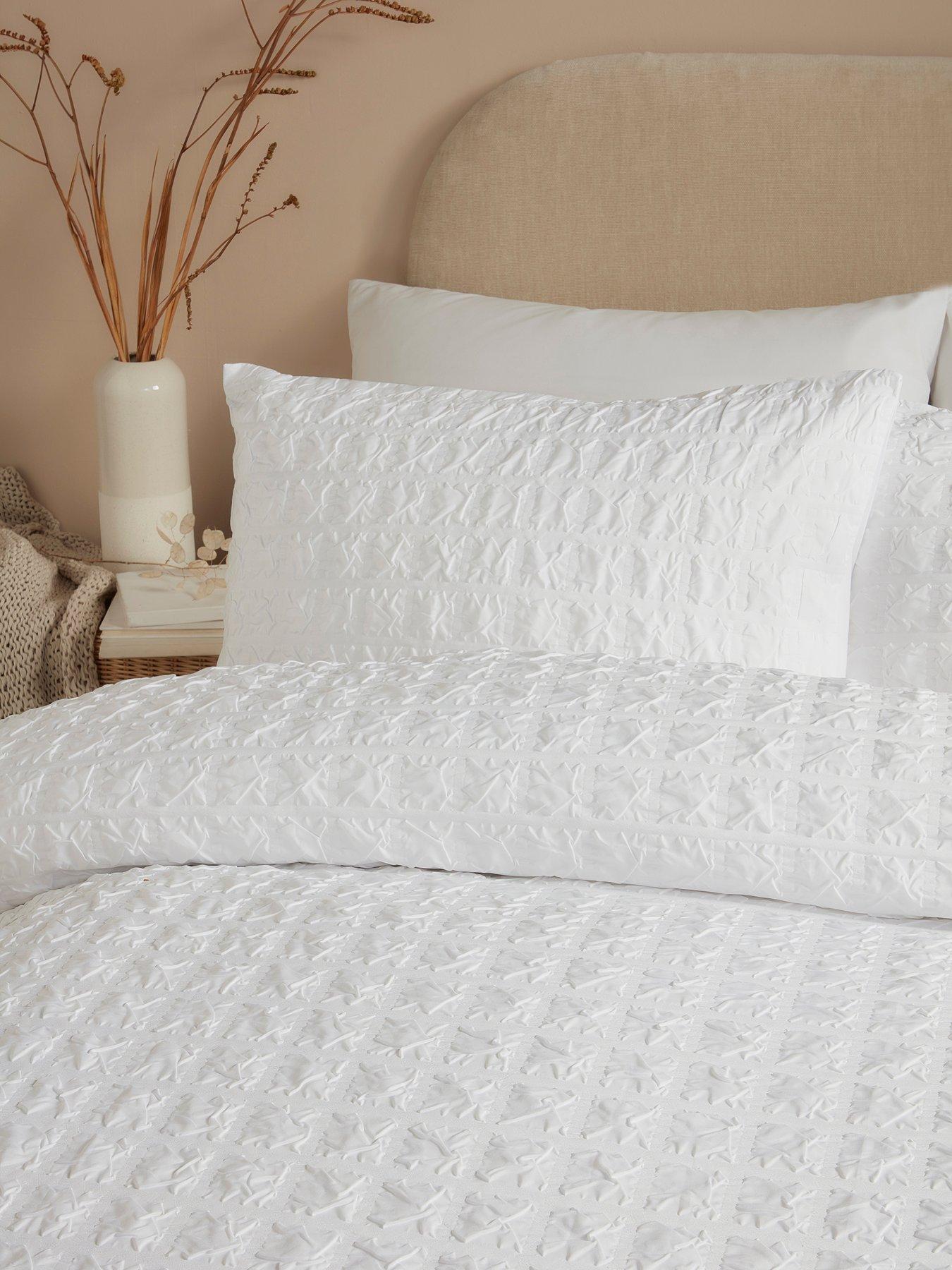 serene-embossed-grid--textured-double-duvet-cover-setback