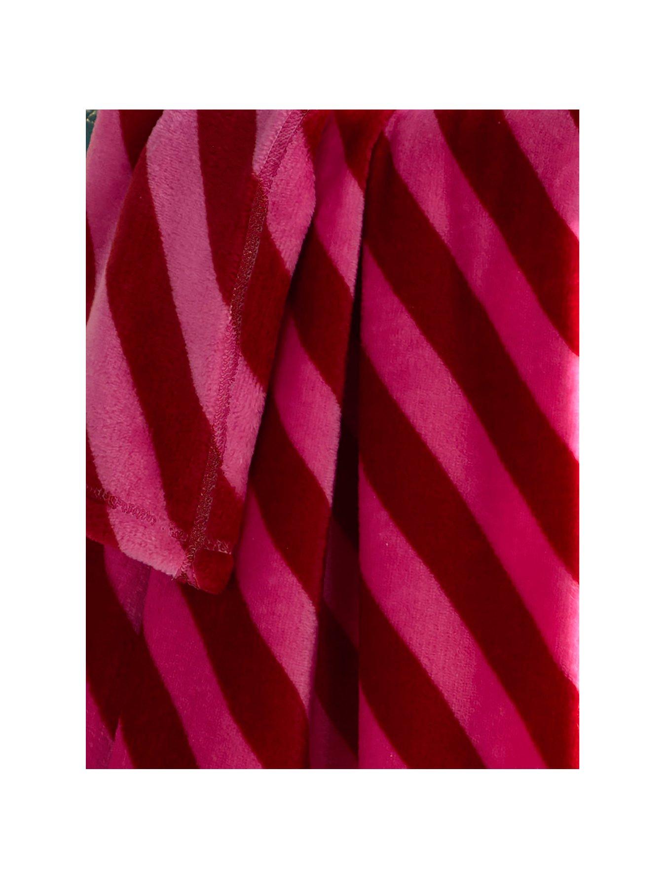fusion-candy-stripe-christmas-throw-fleece-120-x-150cmstillFront