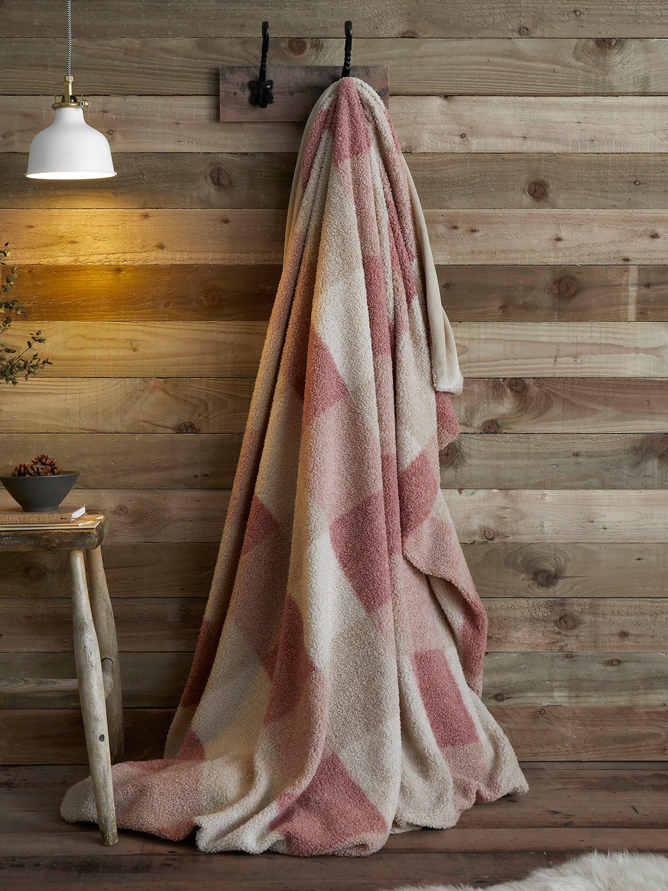 Appletree Ashford Check  -sherpa Reverse 150cm X 200cm Throw