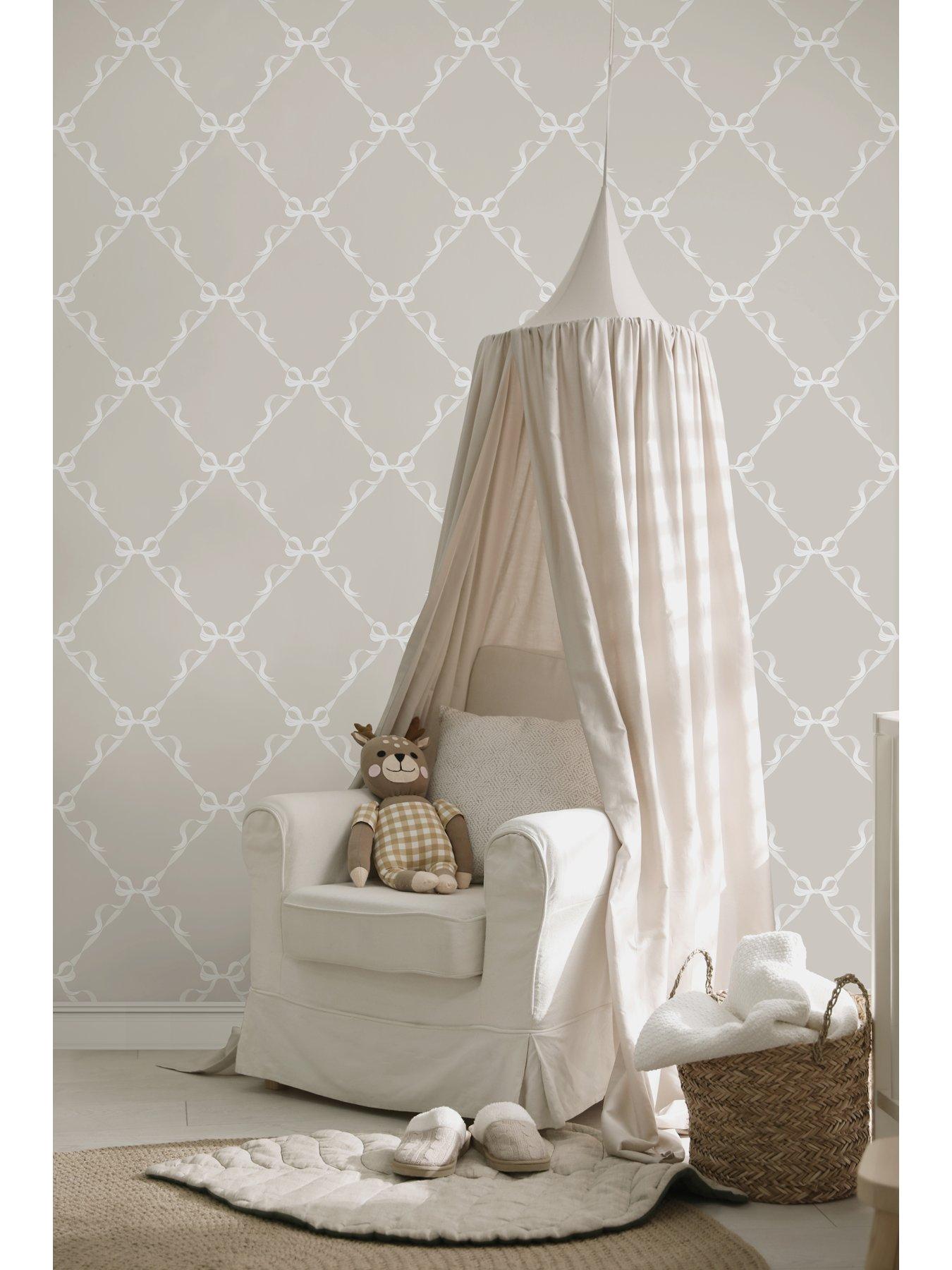 holden-decor-tied-with-a-bow-wallpaper-warm-greyoutfit