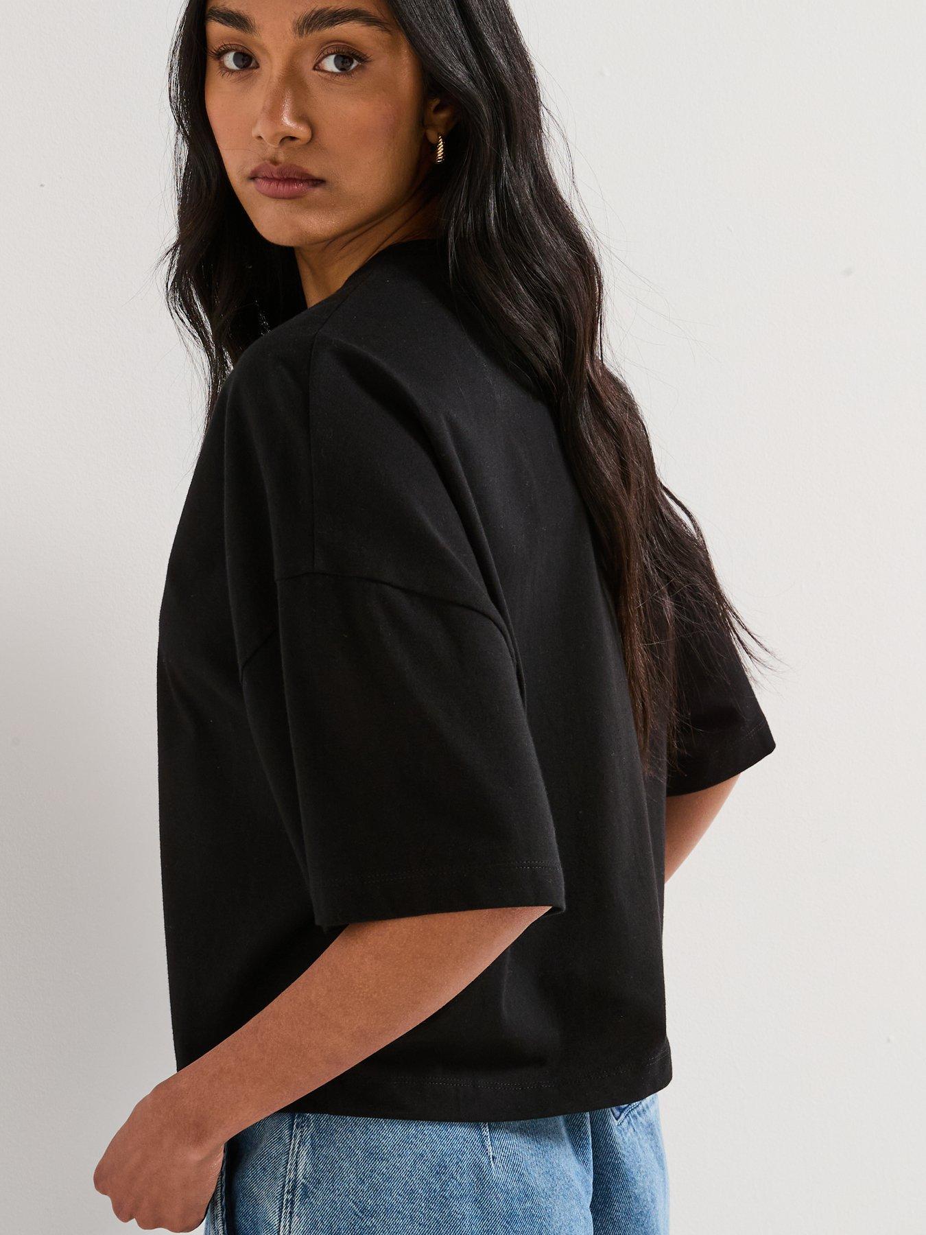 barbour-international-elle-t-shirt-blackstillFront