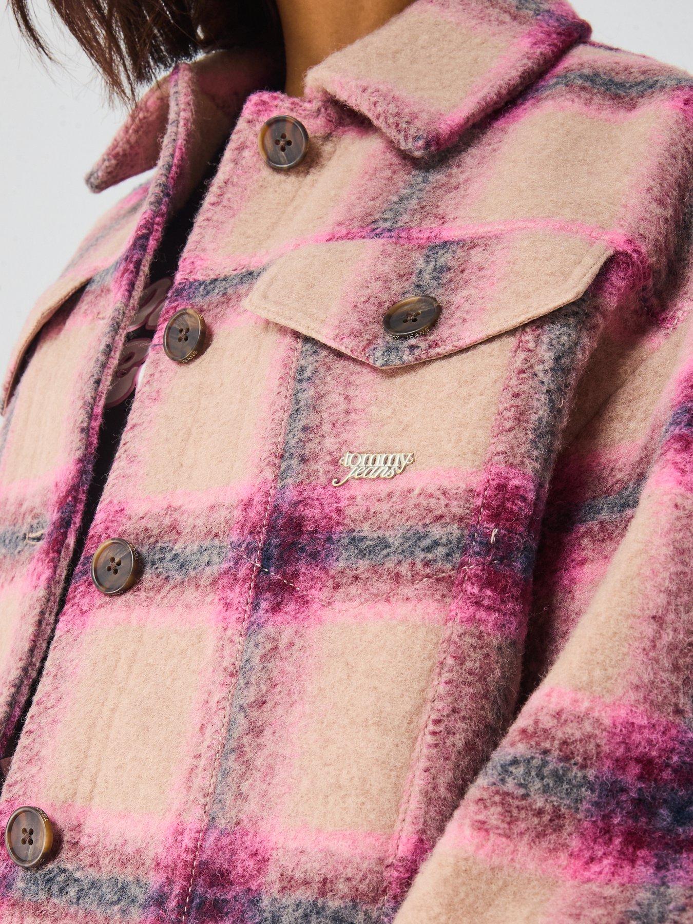 tommy-jeans-wool-trucker-jacket-pinkdetail