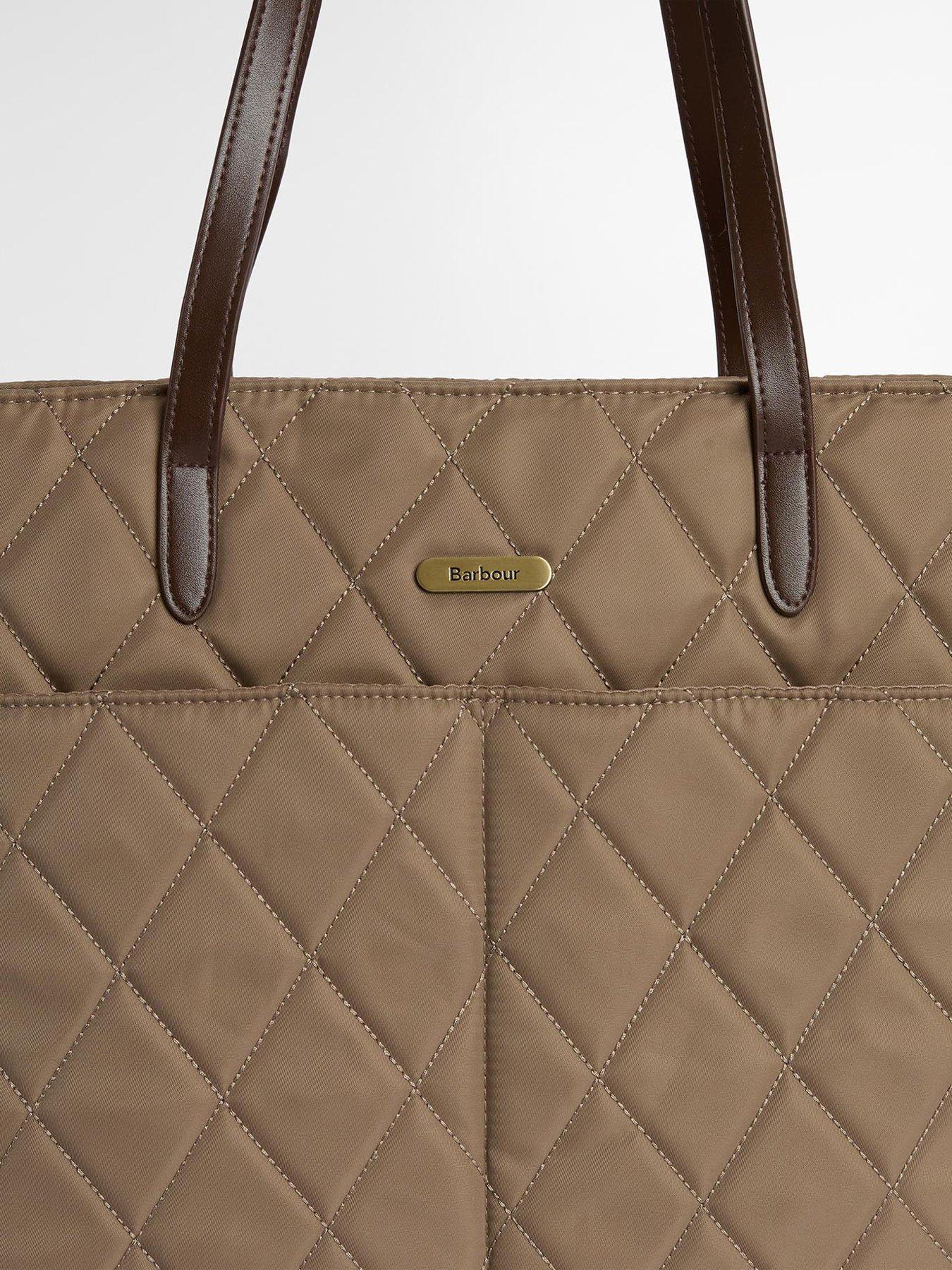 barbour-quilted-tote-bag-beigeback