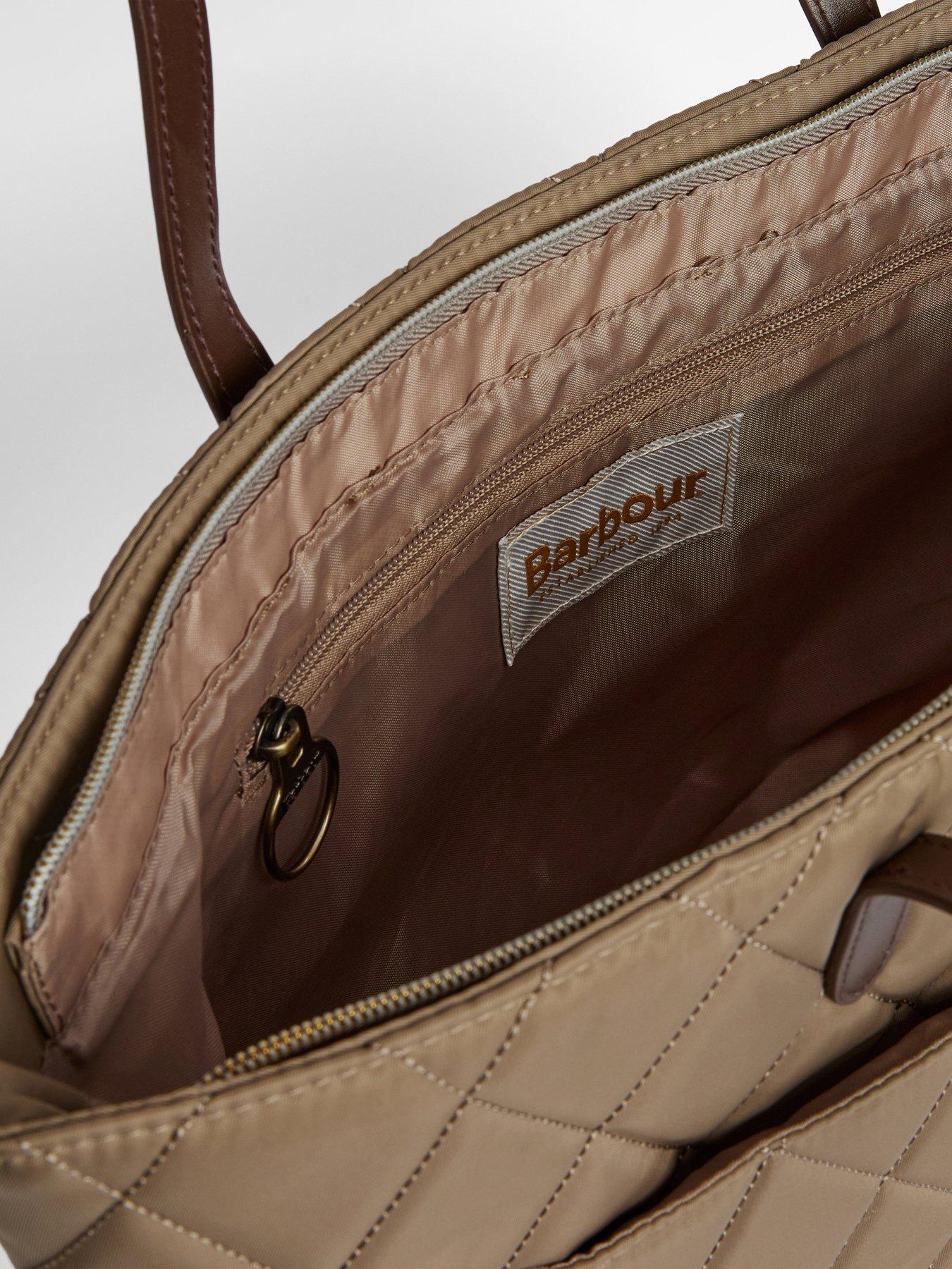 barbour-quilted-tote-bag-beigedetail