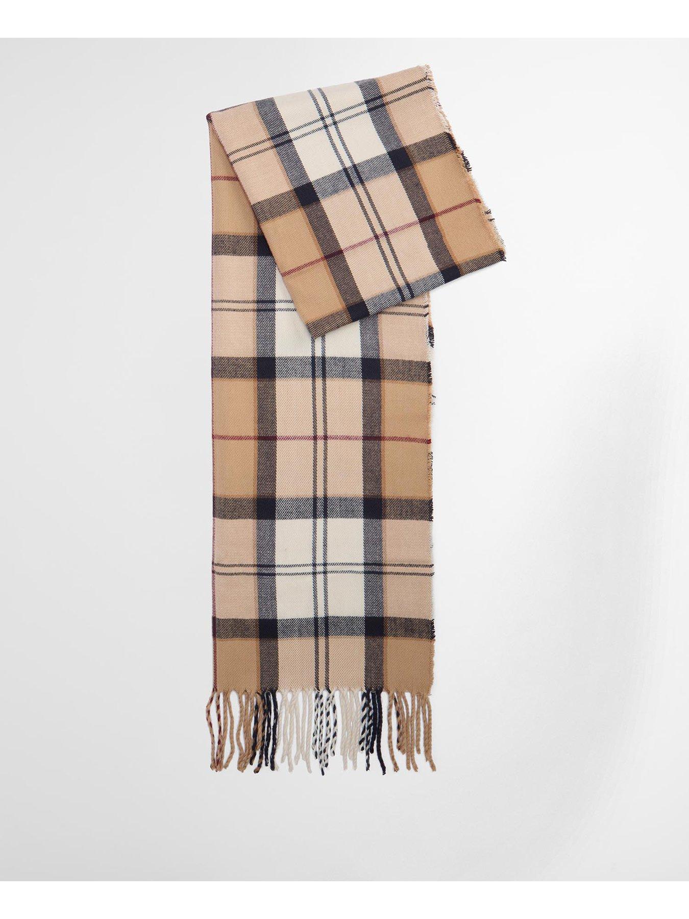 barbour-dover-beanie-amp-hailes-scarf-gift-set-beigeoutfit