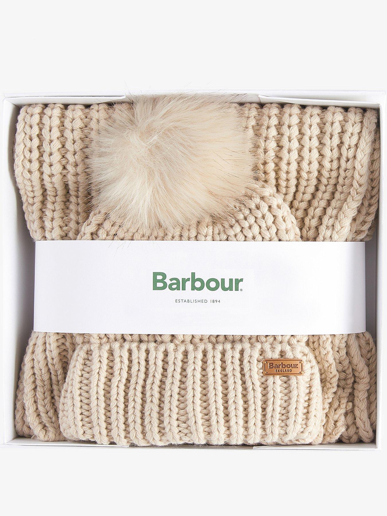Image 2 of 5 of Barbour Saltburn Beanie &amp; Scarf Gift Set