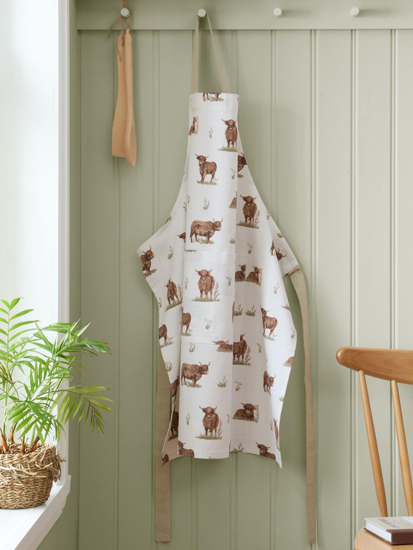 Catherine Lansfield Angus Highland Cow Apron