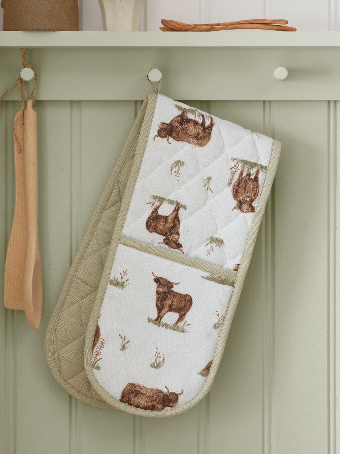 catherine-lansfield-angus-highland-cow-double-oven-glove