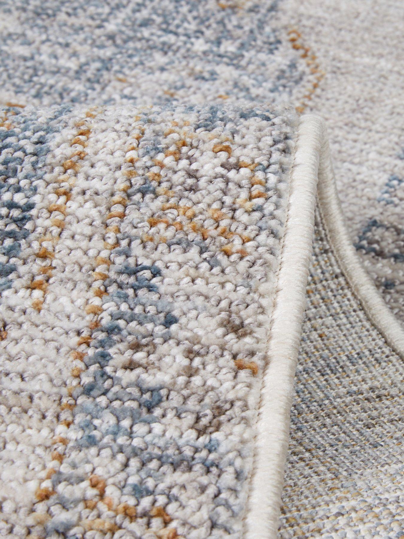 michelle-keegan-home-mateo-medallion-runnerdetail