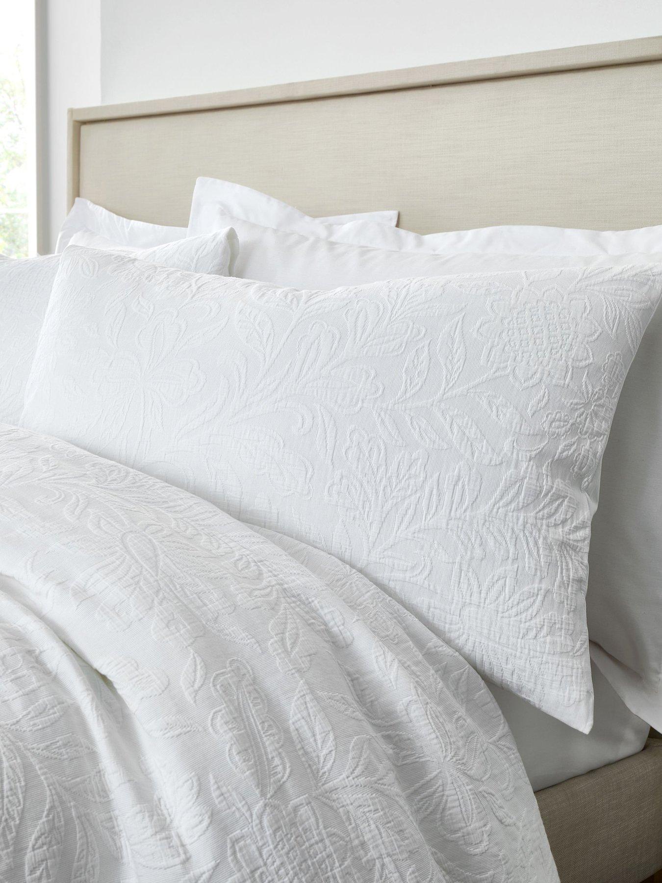 bianca-fleur-matelasseacutenbspjacquard-200-thread-count-cotton-duvet-set-white