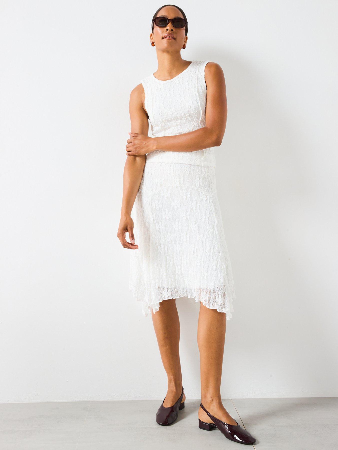 Image 5 of 6 of Mango Lace Tank Top - White