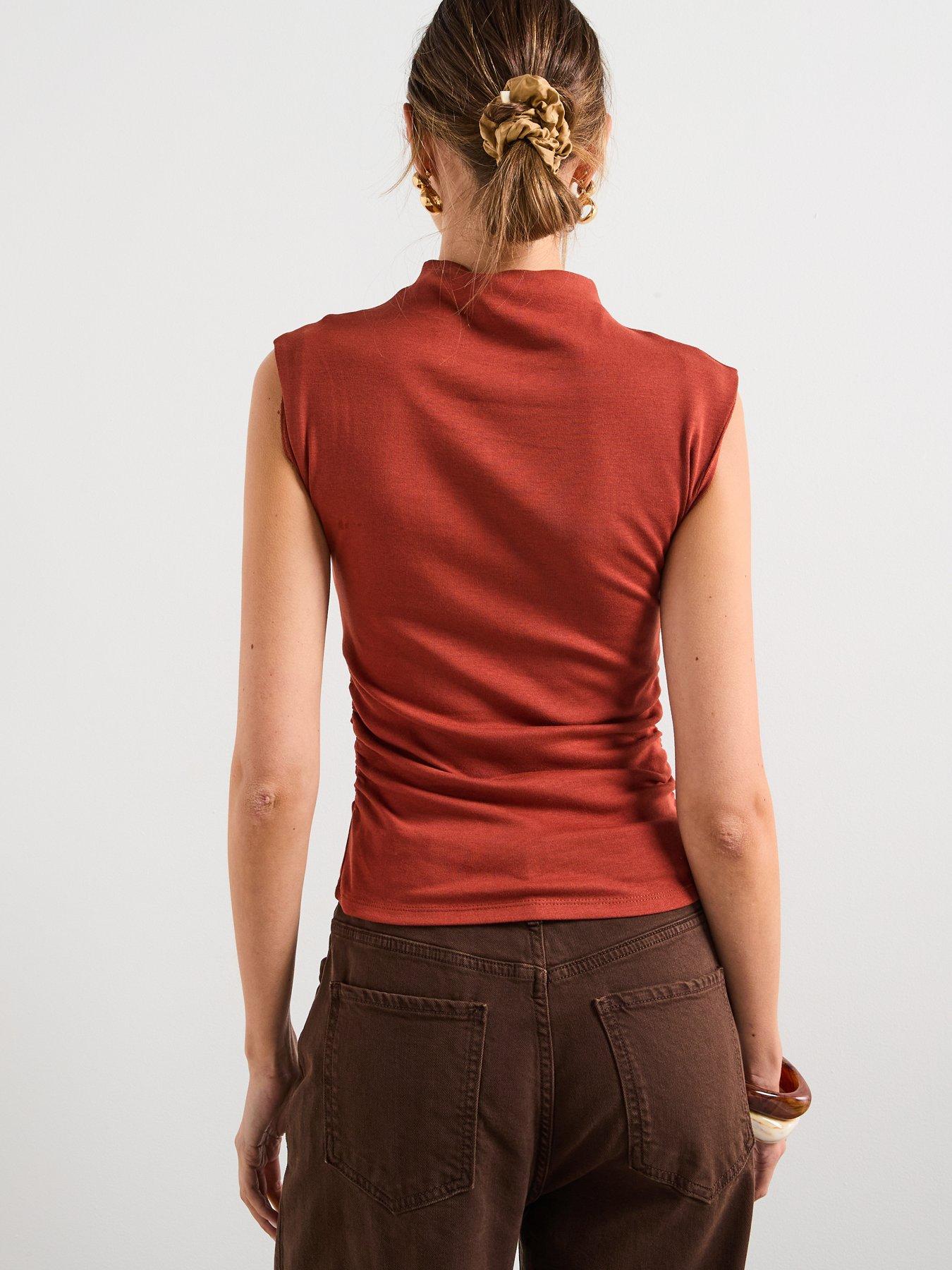 mango-ruched-fitted-top-redstillFront