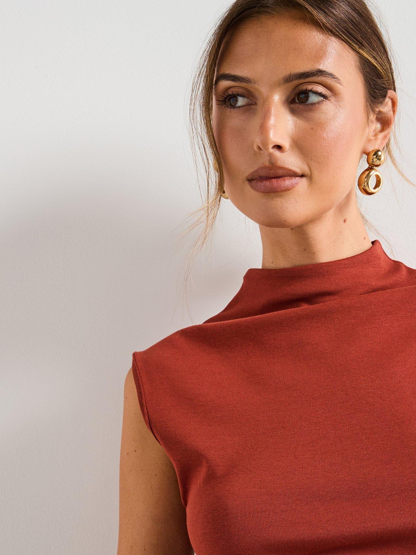 mango-ruched-fitted-top-reddetail