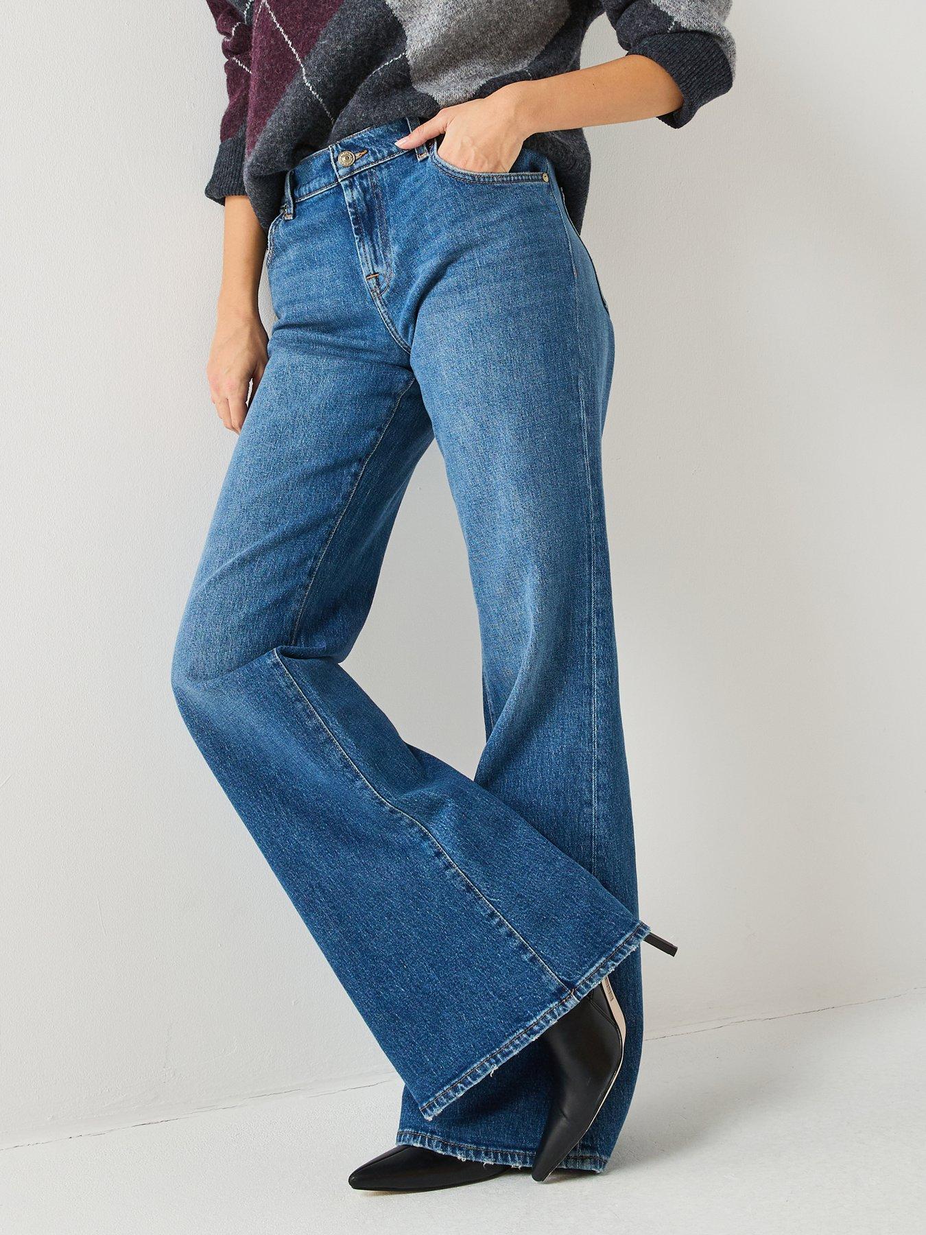 7-for-all-mankind-spencer-flare-jeans-dark-washfront