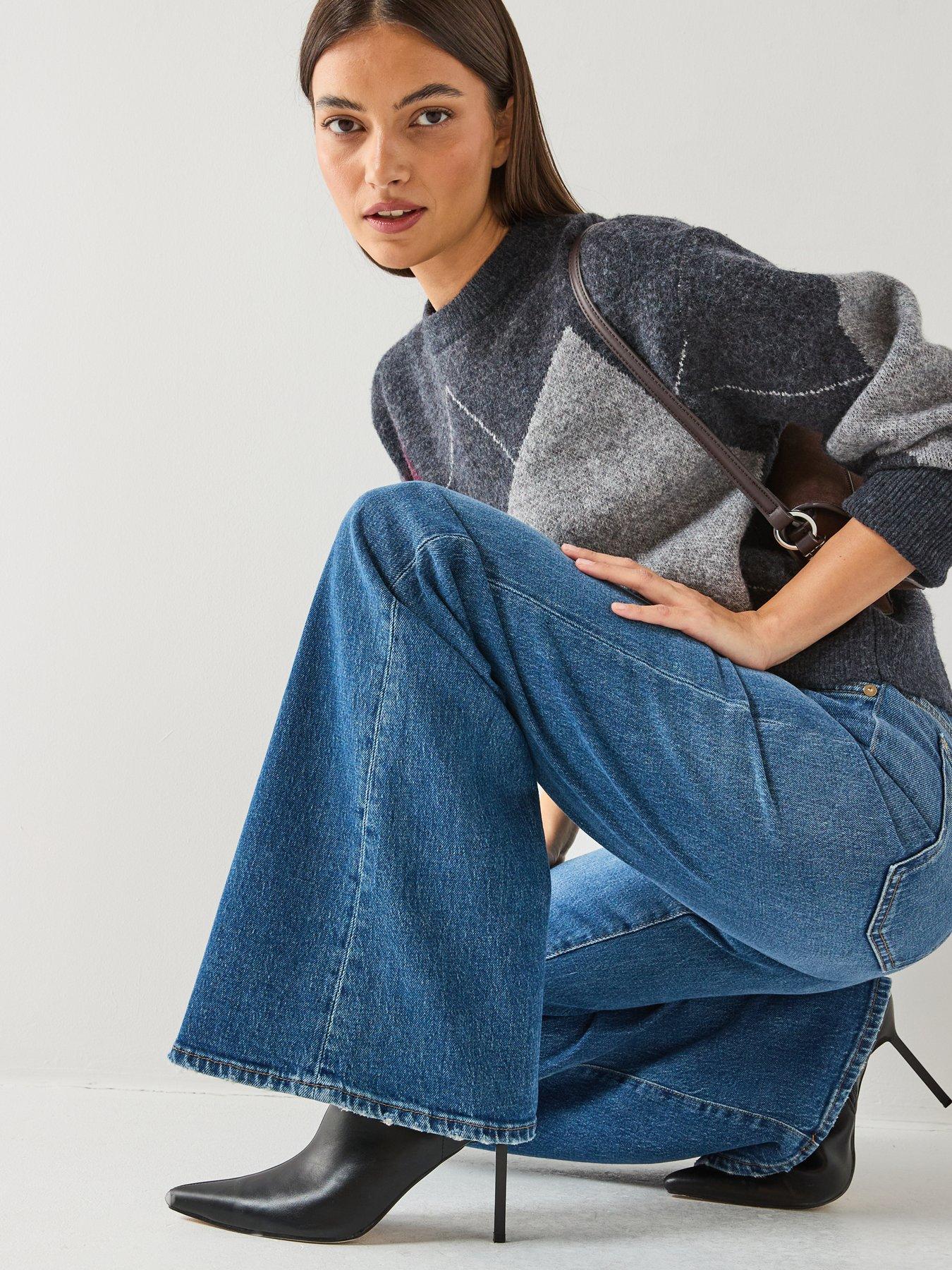 7-for-all-mankind-spencer-flare-jeans-dark-washoutfit