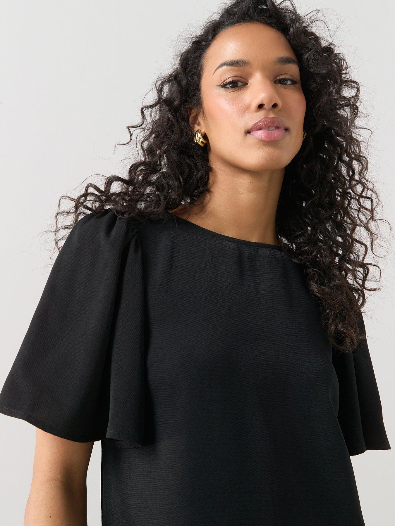the-very-collection-angel-sleeve-plain-blouse-blackoutfit