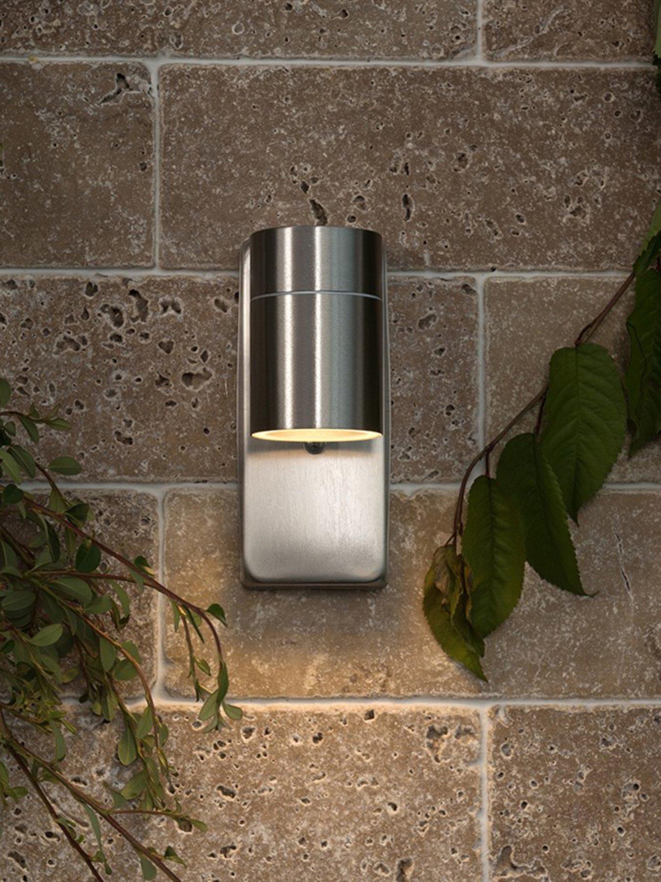 valuelights-barrow-stainless-steel-dusk-till-dawn-ip44-wall-lightfront