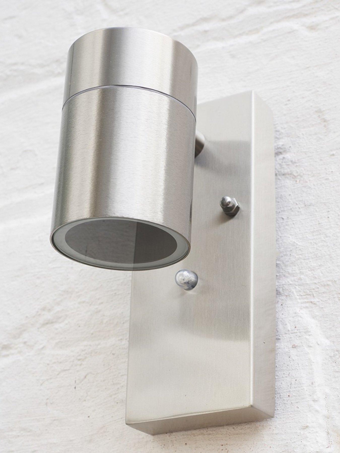 valuelights-barrow-stainless-steel-dusk-till-dawn-ip44-wall-lightback