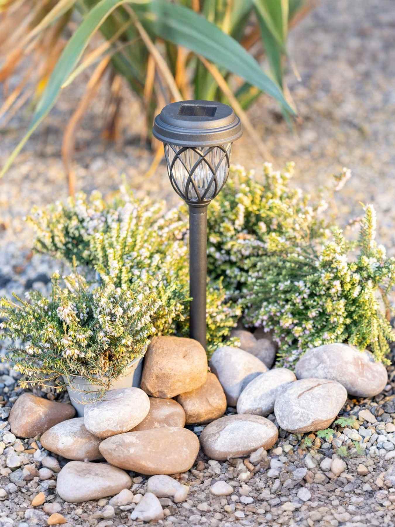 ValueLights Black Diamond Solar Powered Stake Lights - Set of 6
