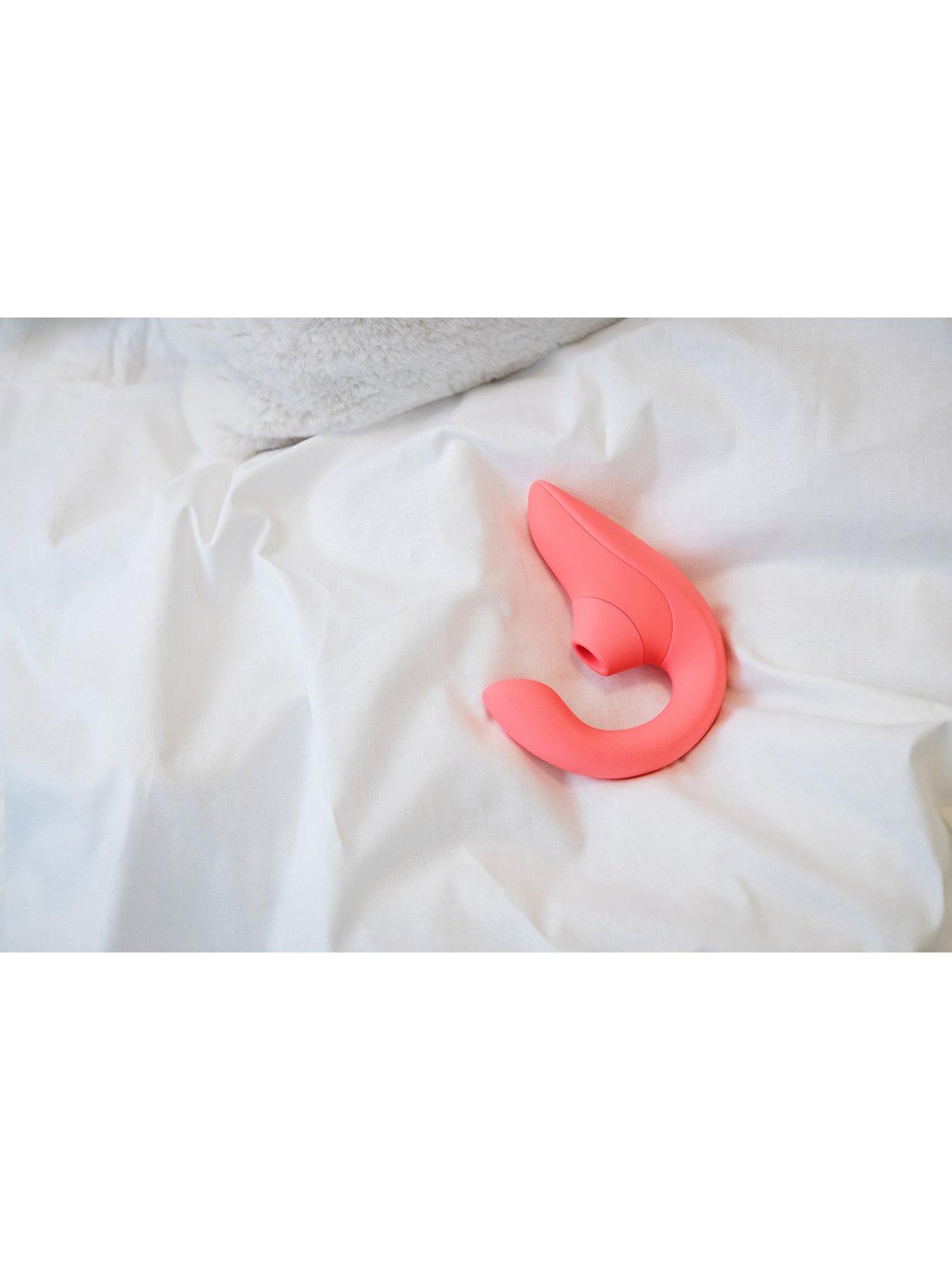 Image 7 of 8 of Lovehoney Womanizer Blend Vibrant Rose