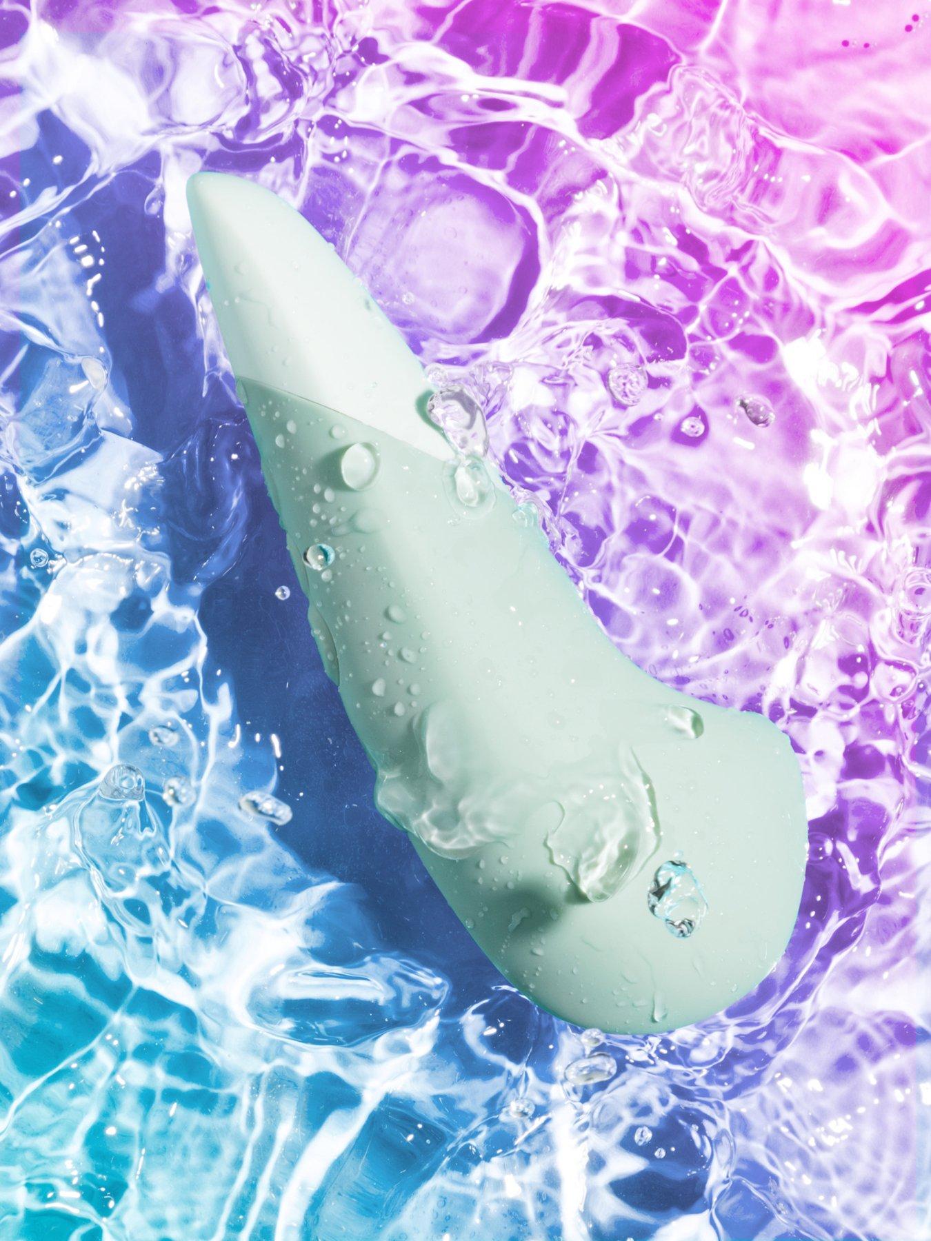 Image 4 of 8 of Lovehoney Womanizer Vibe Sage