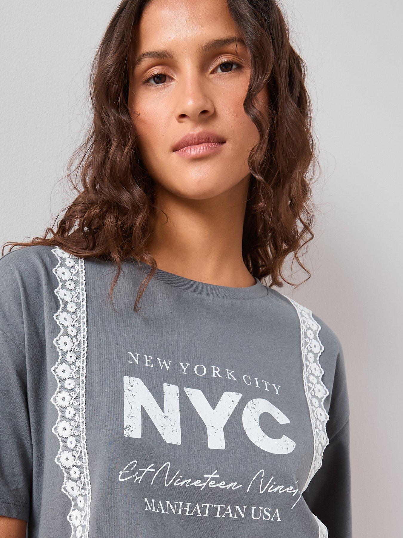 the-very-collection-lace-trim-graphic-t-shirt-greyoutfit
