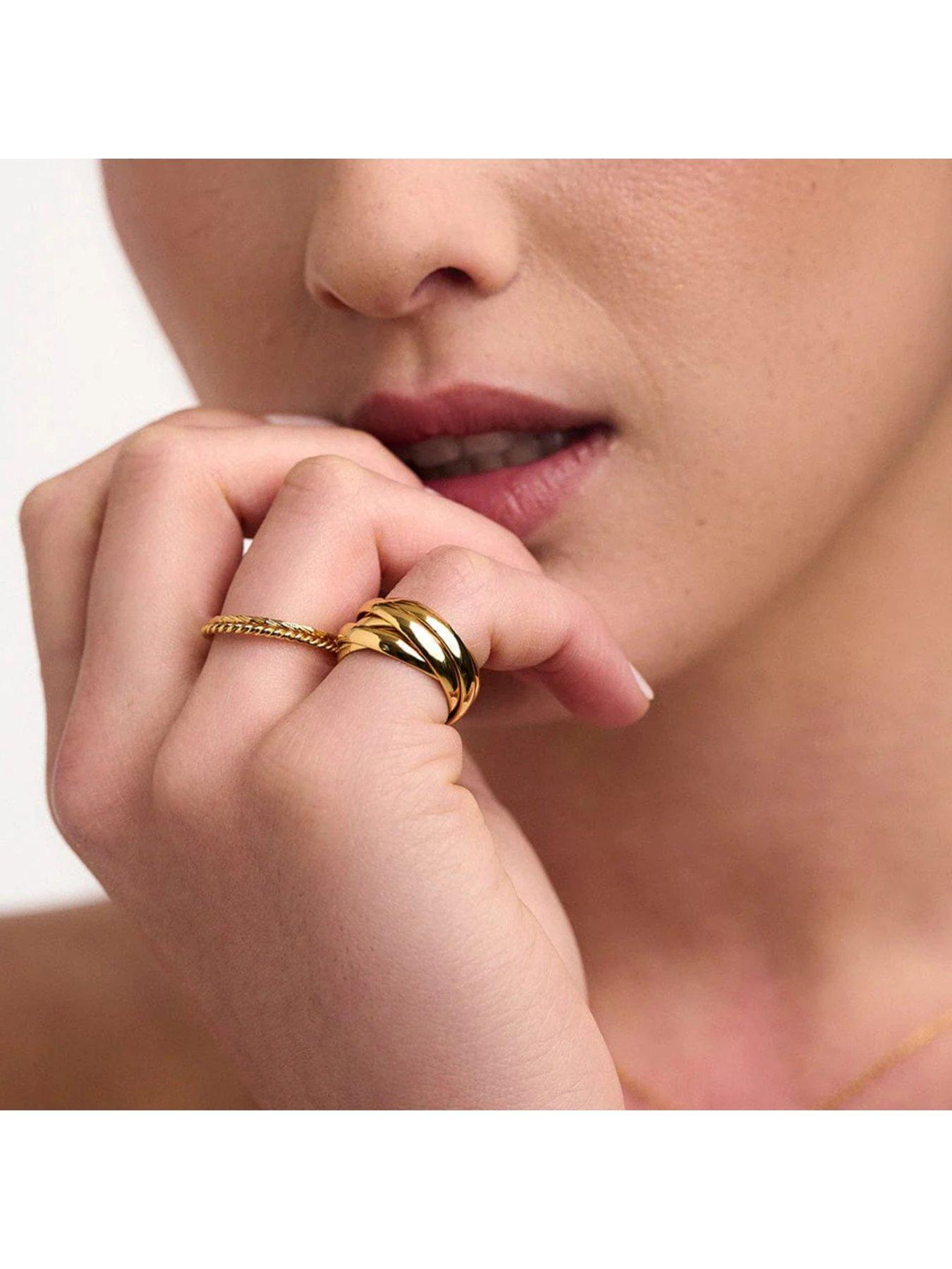 orelia-interlocking-russian-rings-goldback