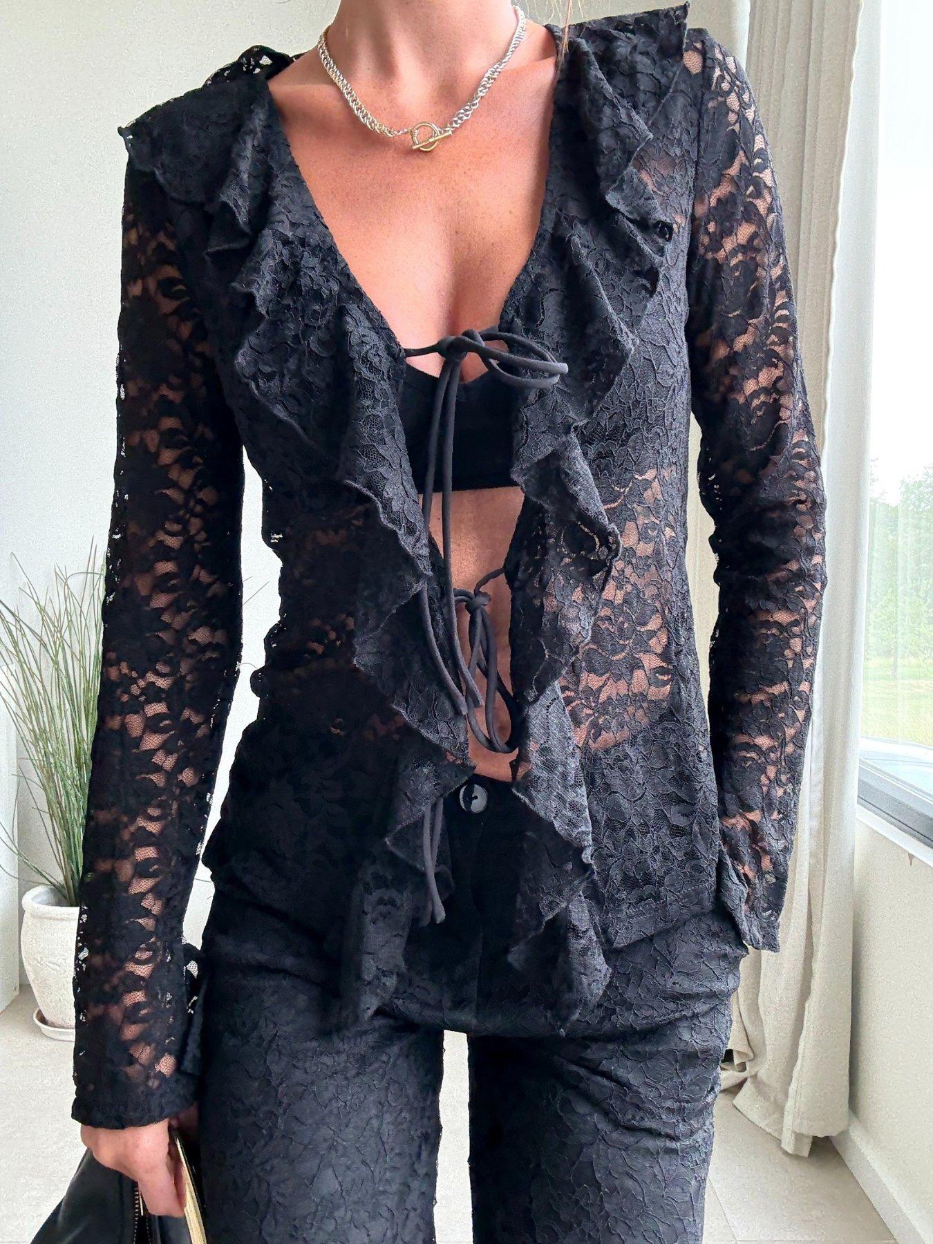 style-cheat-lace-frill-top-blackback