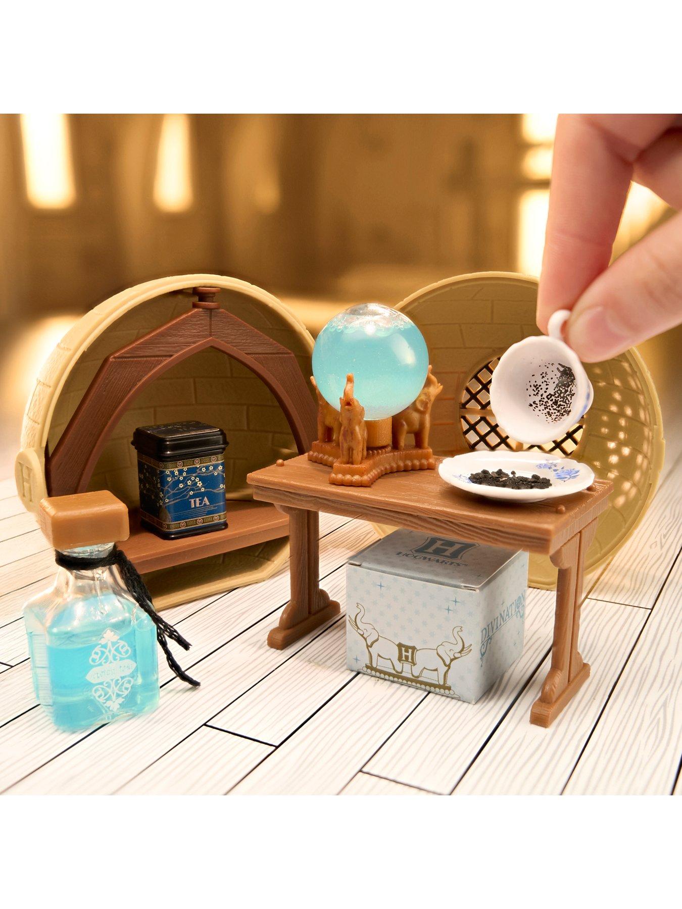 mini-verse-mgas-miniverse-make-it-mini-back-to-hogwarts-harry-potteroutfit