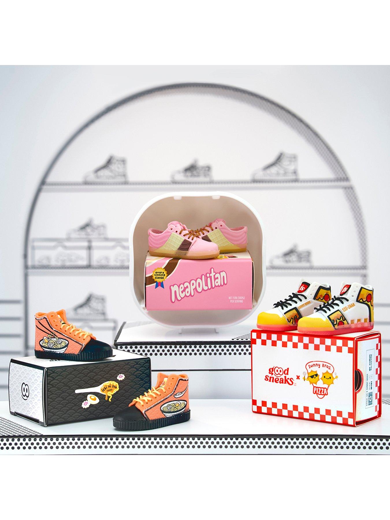 mini-verse-mgas-miniverse-make-it-mini-sneakersoutfit