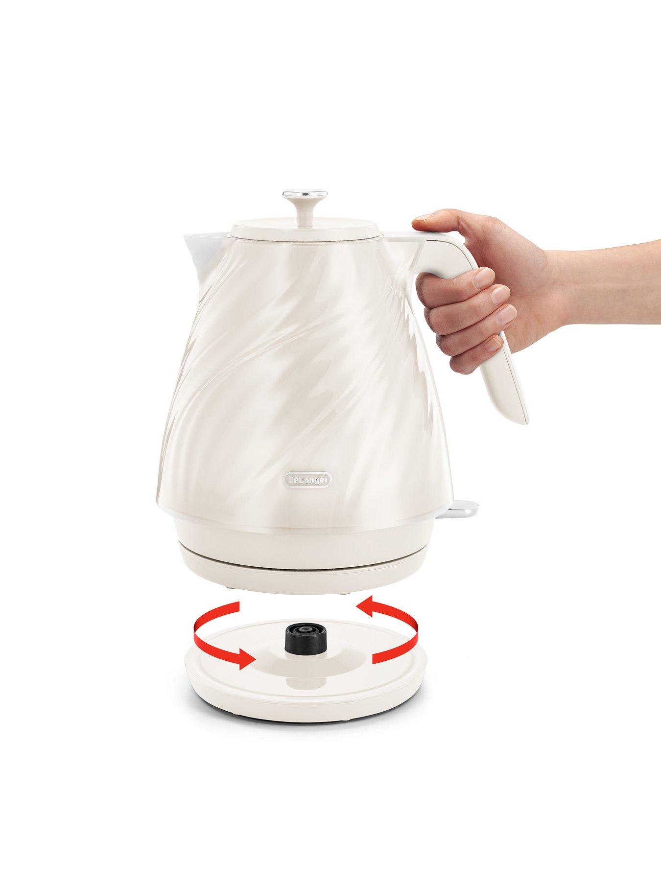 Image 3 of 7 of DeLonghi Ballerina Seta Kettle - Cream