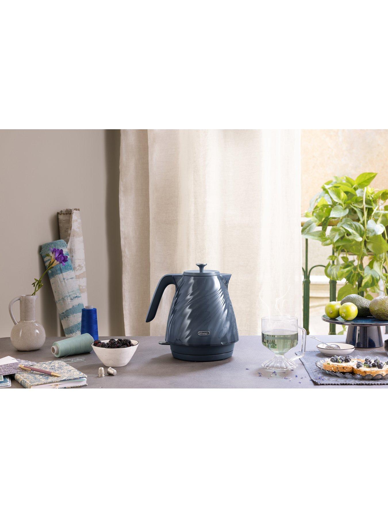 delonghi-ballerina-seta-kettle-bluestillFront