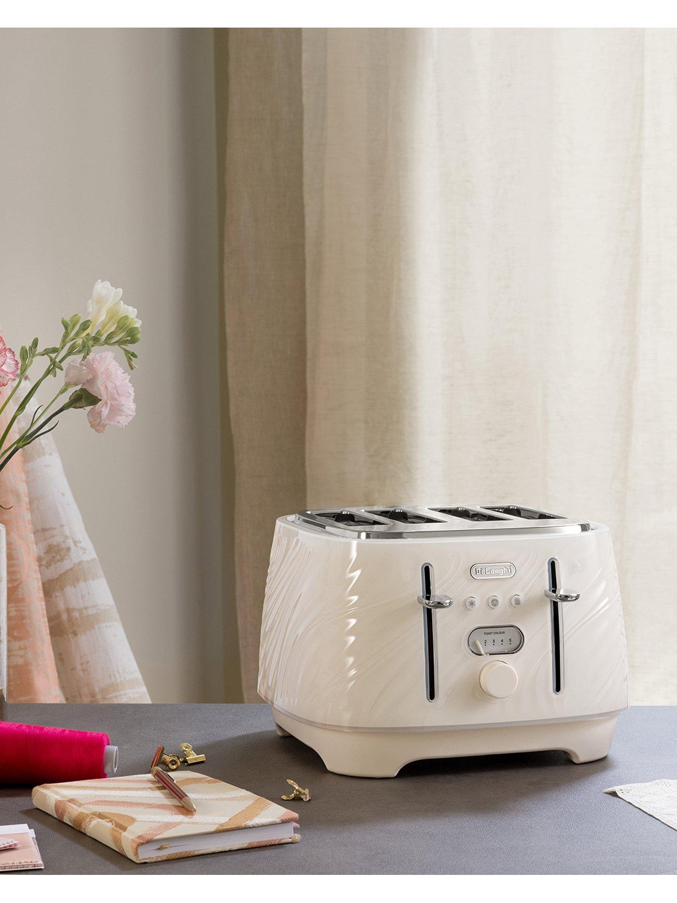 delonghi-ballerina-seta-toaster-creamstillFront