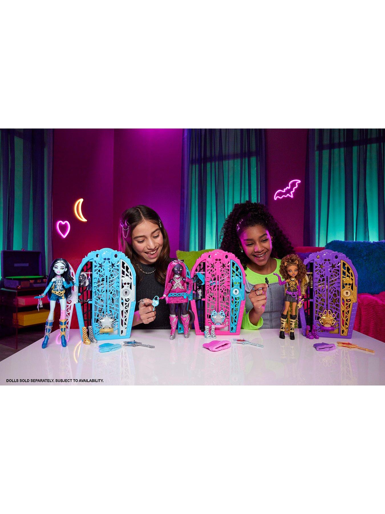 Image 7 of 7 of Monster High Monster High Skulltimate Secrets Hauntlywood Mysteries Doll, Frankie Stein with 19+ Surprises