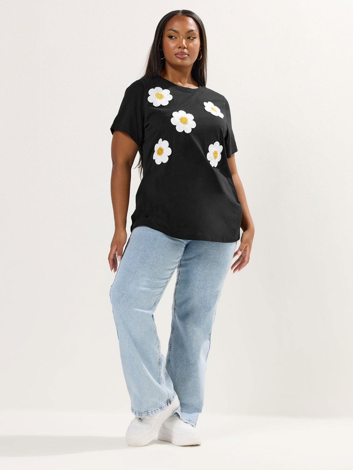 yours-curve-applique-daisy-t-shirt-blackback