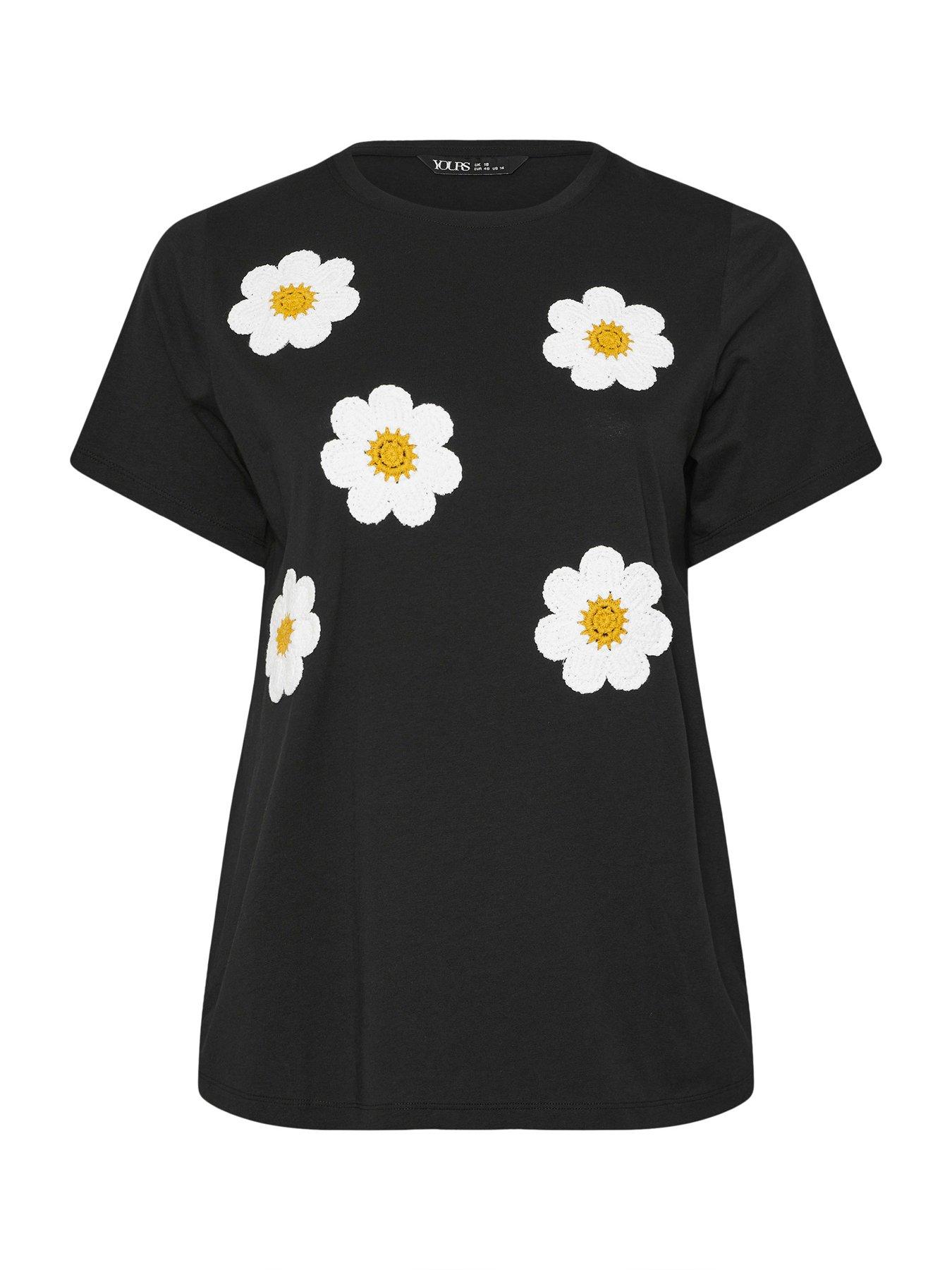 yours-curve-applique-daisy-t-shirt-blackdetail