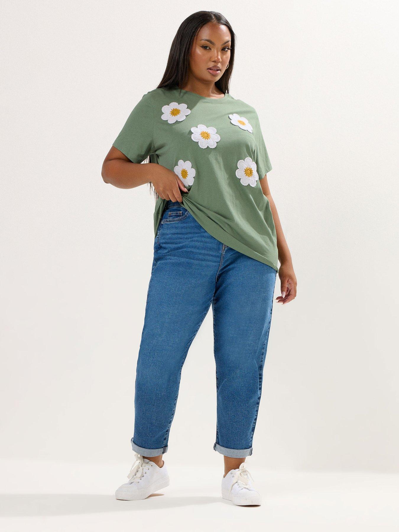yours-curve-applique-daisy-t-shirt-greenback