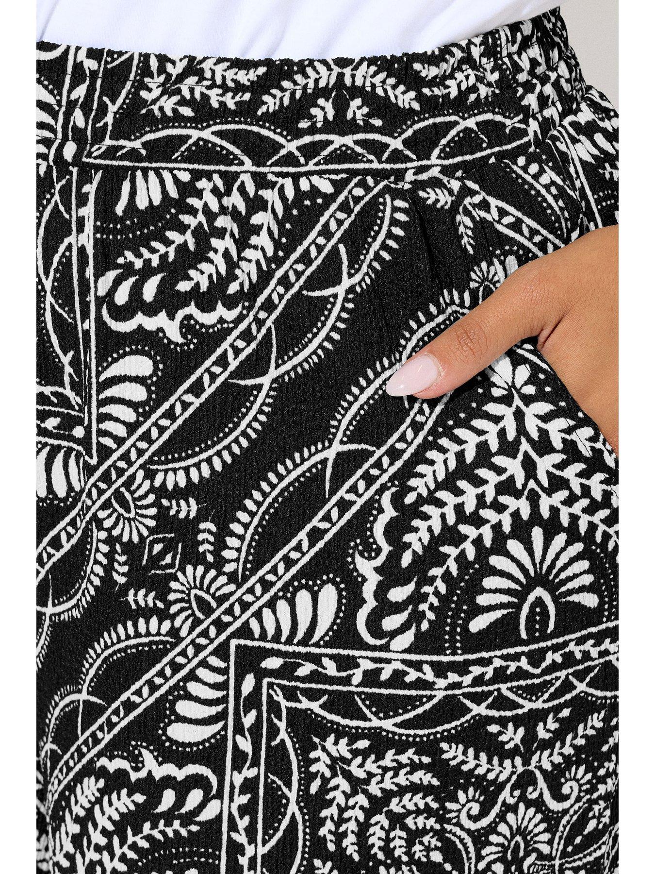 yours-curve-crinkle-wide-leg-trouser-blackoutfit