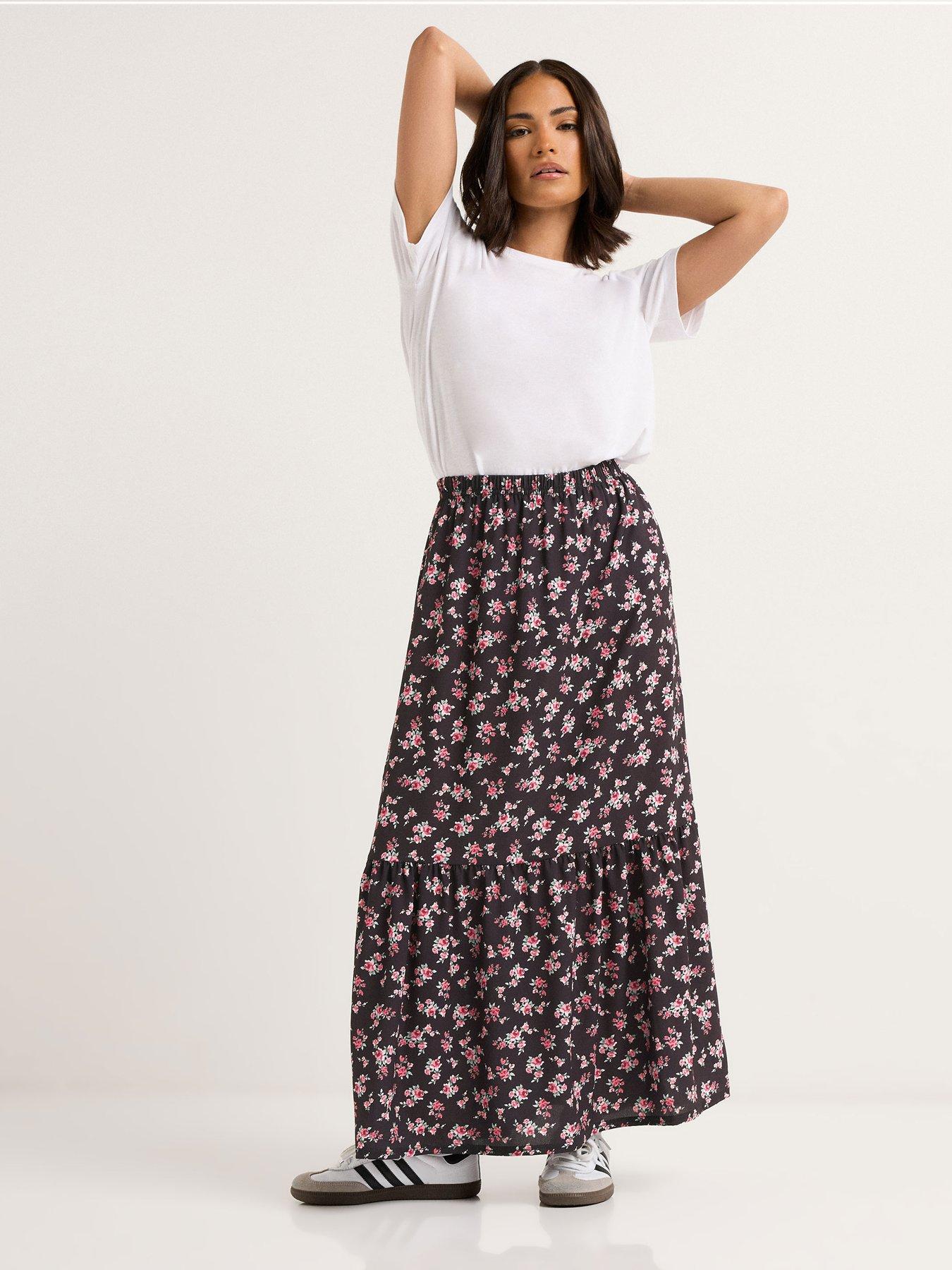 Image 3 of 4 of PixieGirl Petite Ditsy Tiered Maxi Skirt - Black