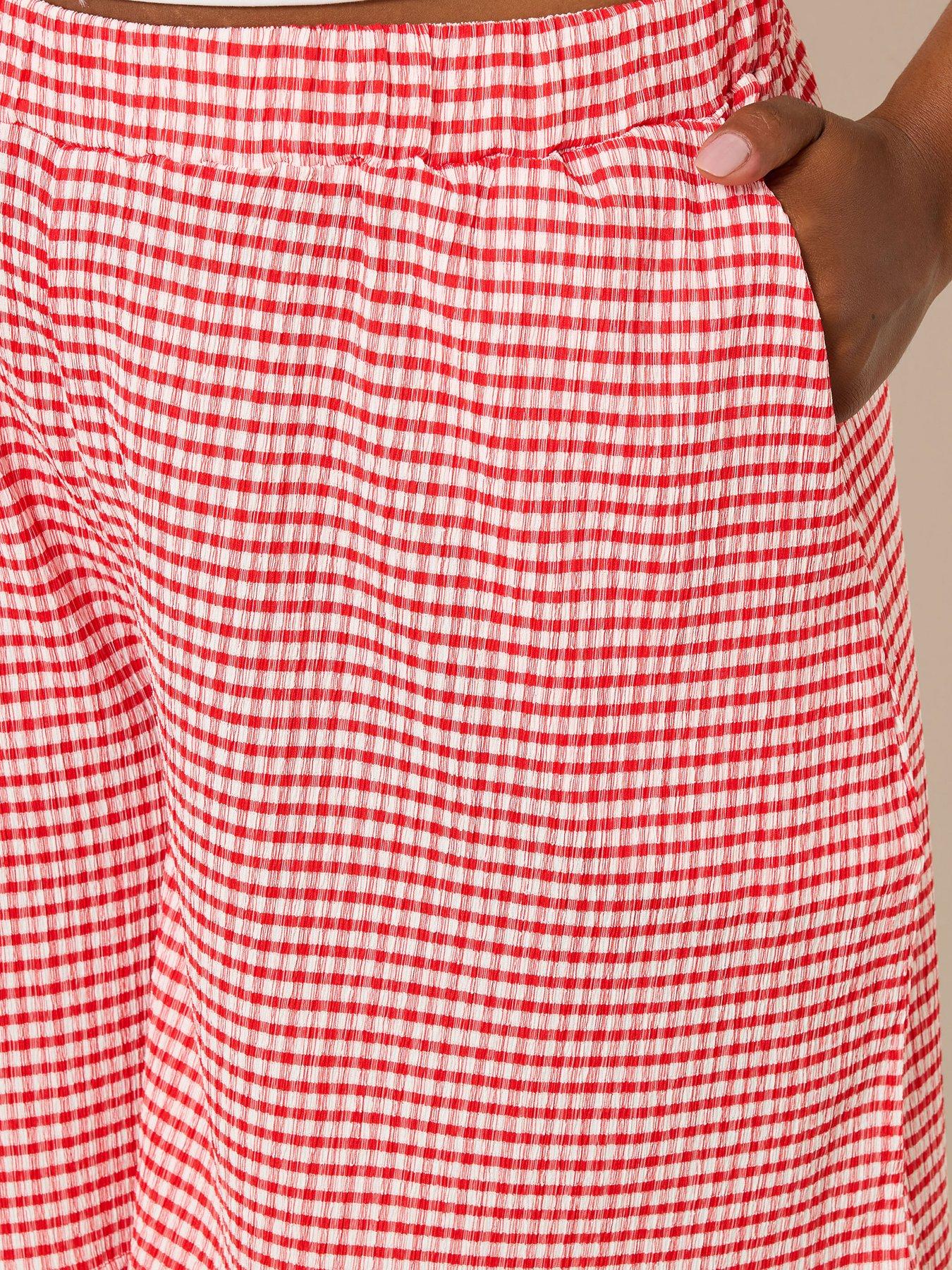 Image 4 of 4 of Yours Curve Gingham Shorts - Red