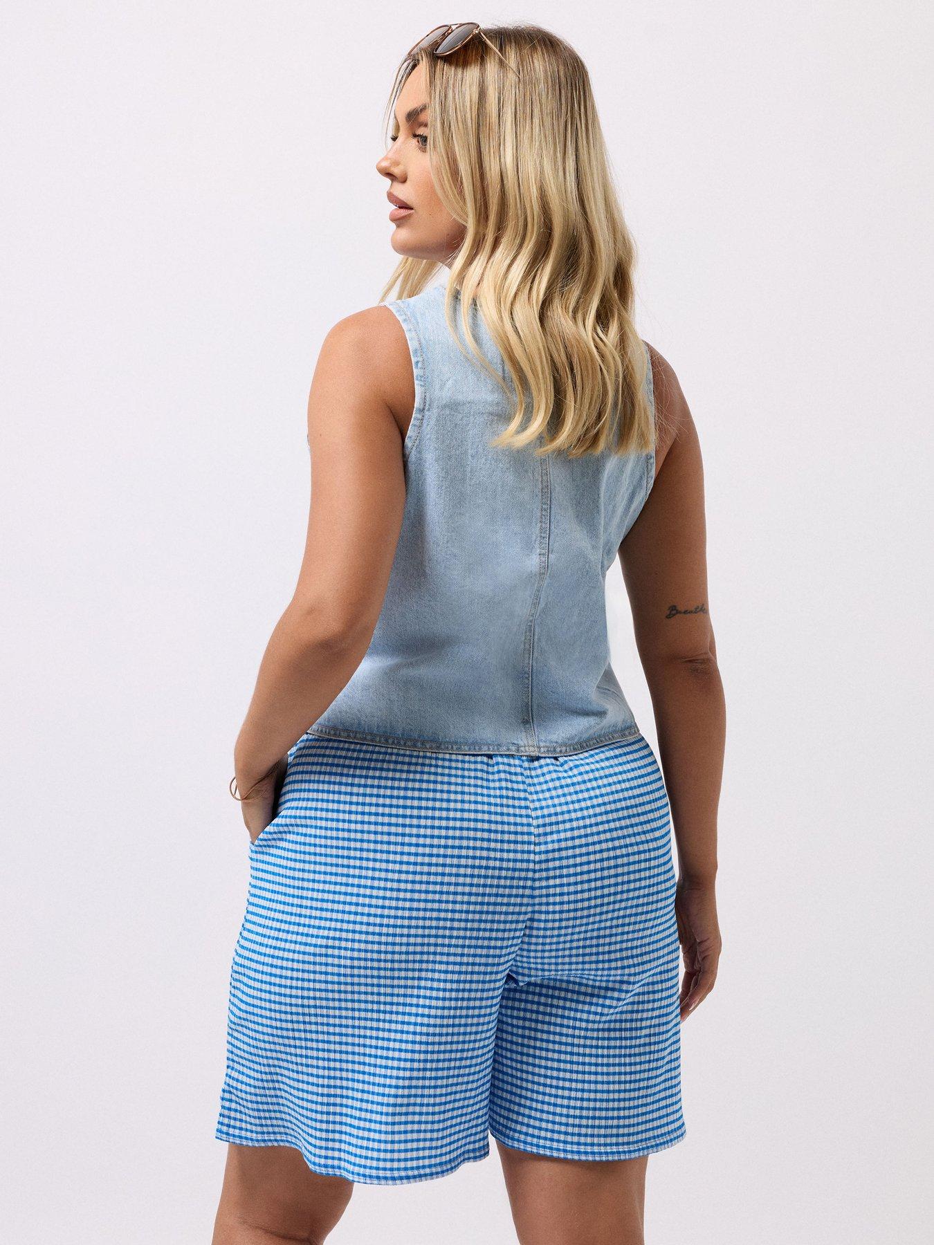 Image 2 of 4 of Yours Curve Gingham Shorts - Blue