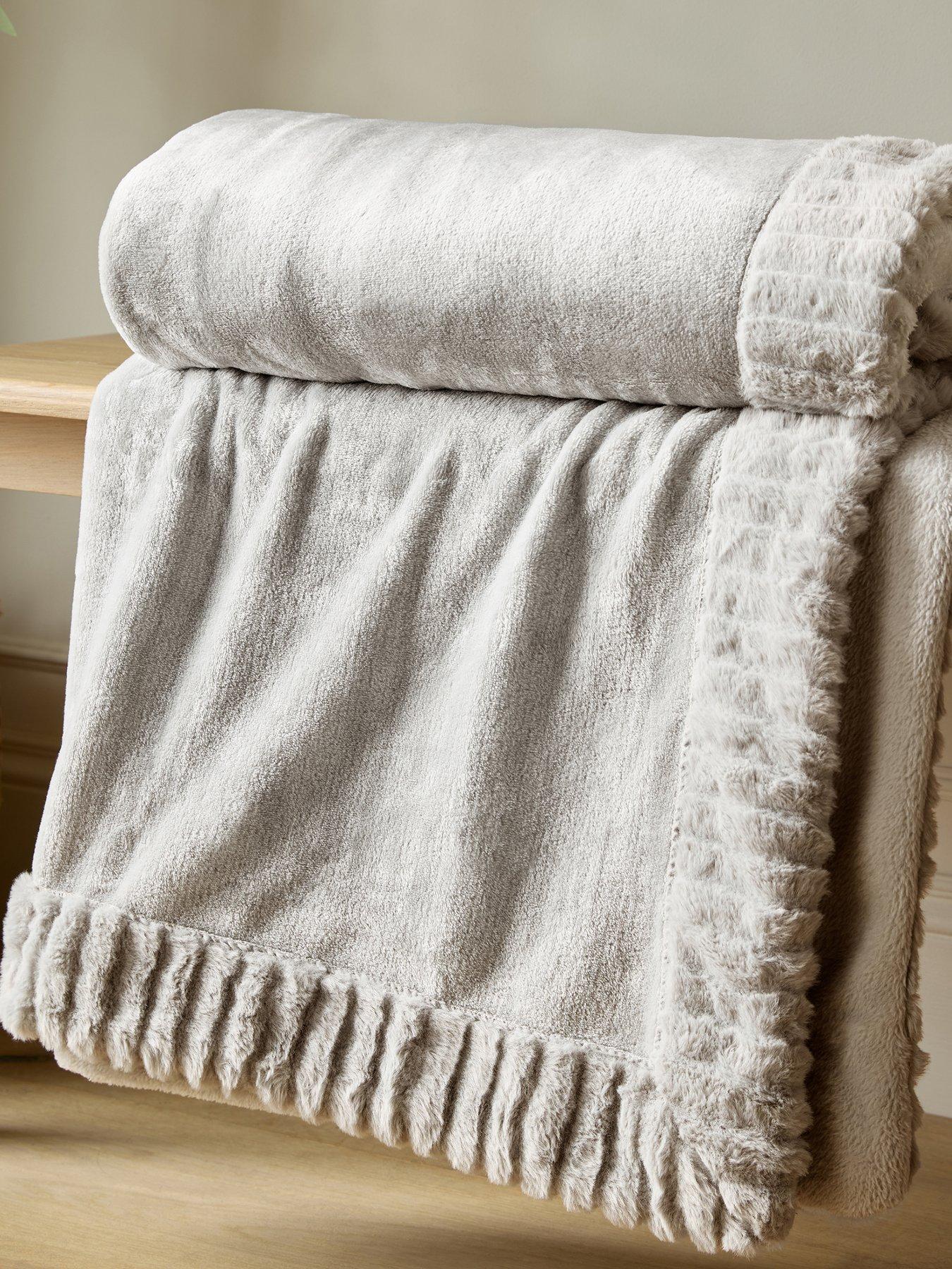 undefined Velvet And Faux Fur Throw 150x200
