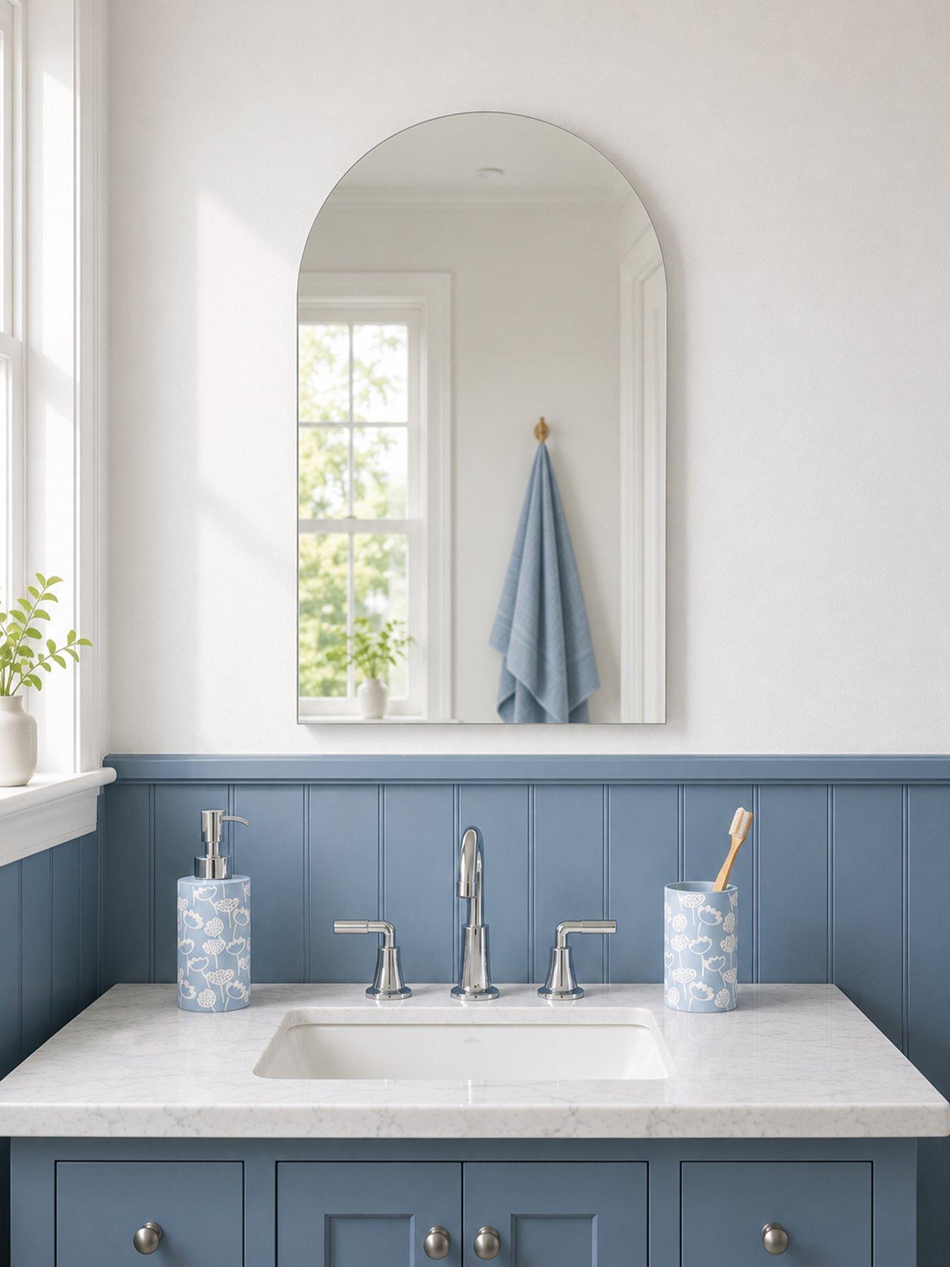 showerdrape-hampton-arched-mirror