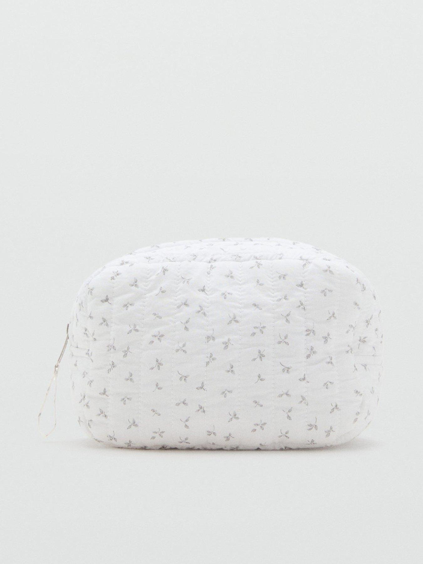 mango-baby-toiletries-bag-light-cream