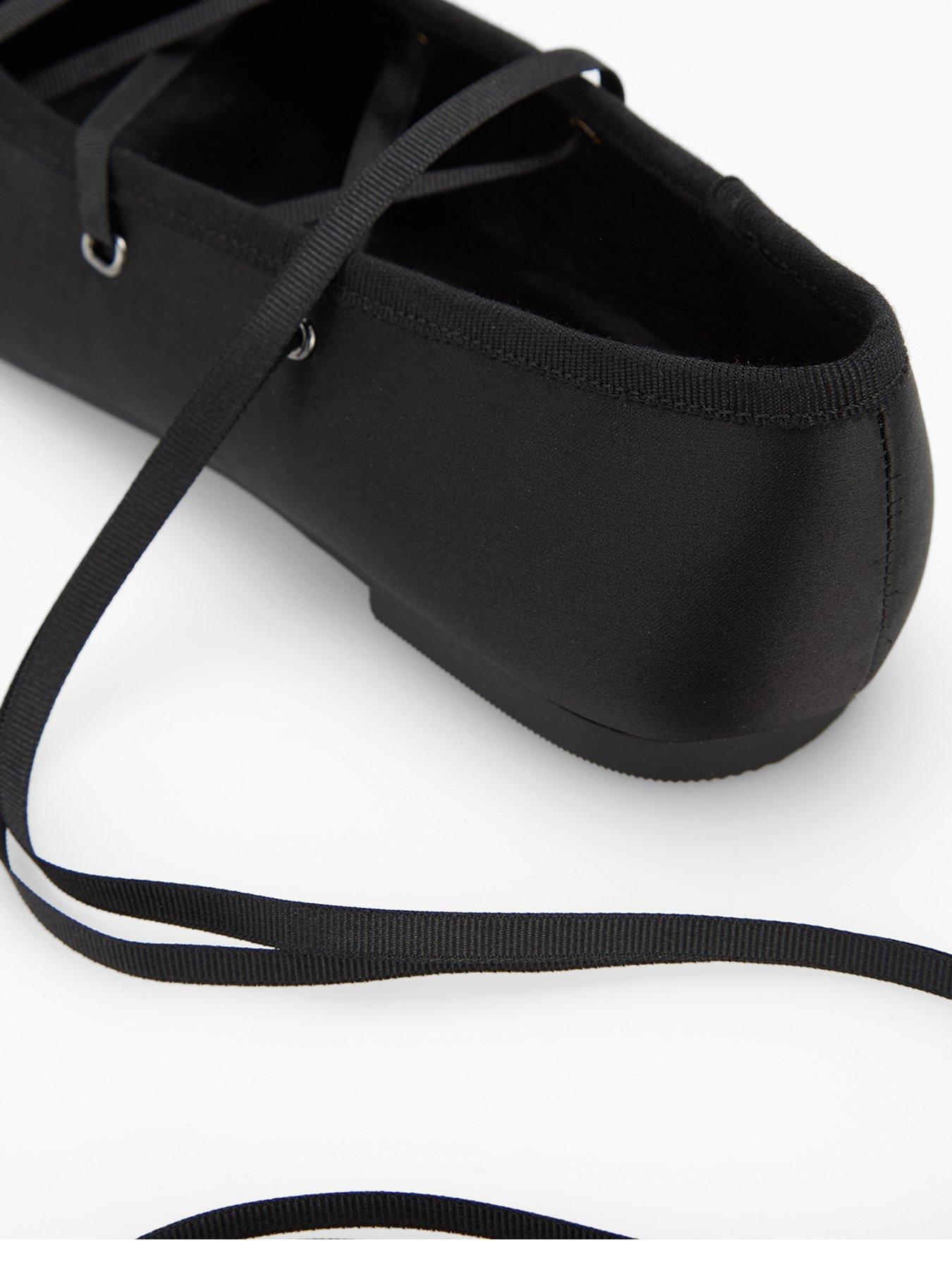 the-very-collection-ghillie-ballet-flat-shoe-blackoutfit