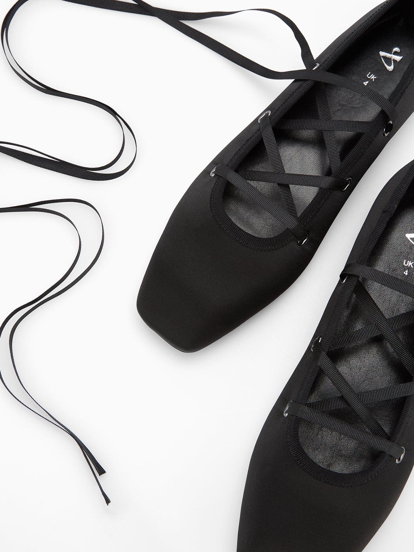 the-very-collection-ghillie-ballet-flat-shoe-blackdetail