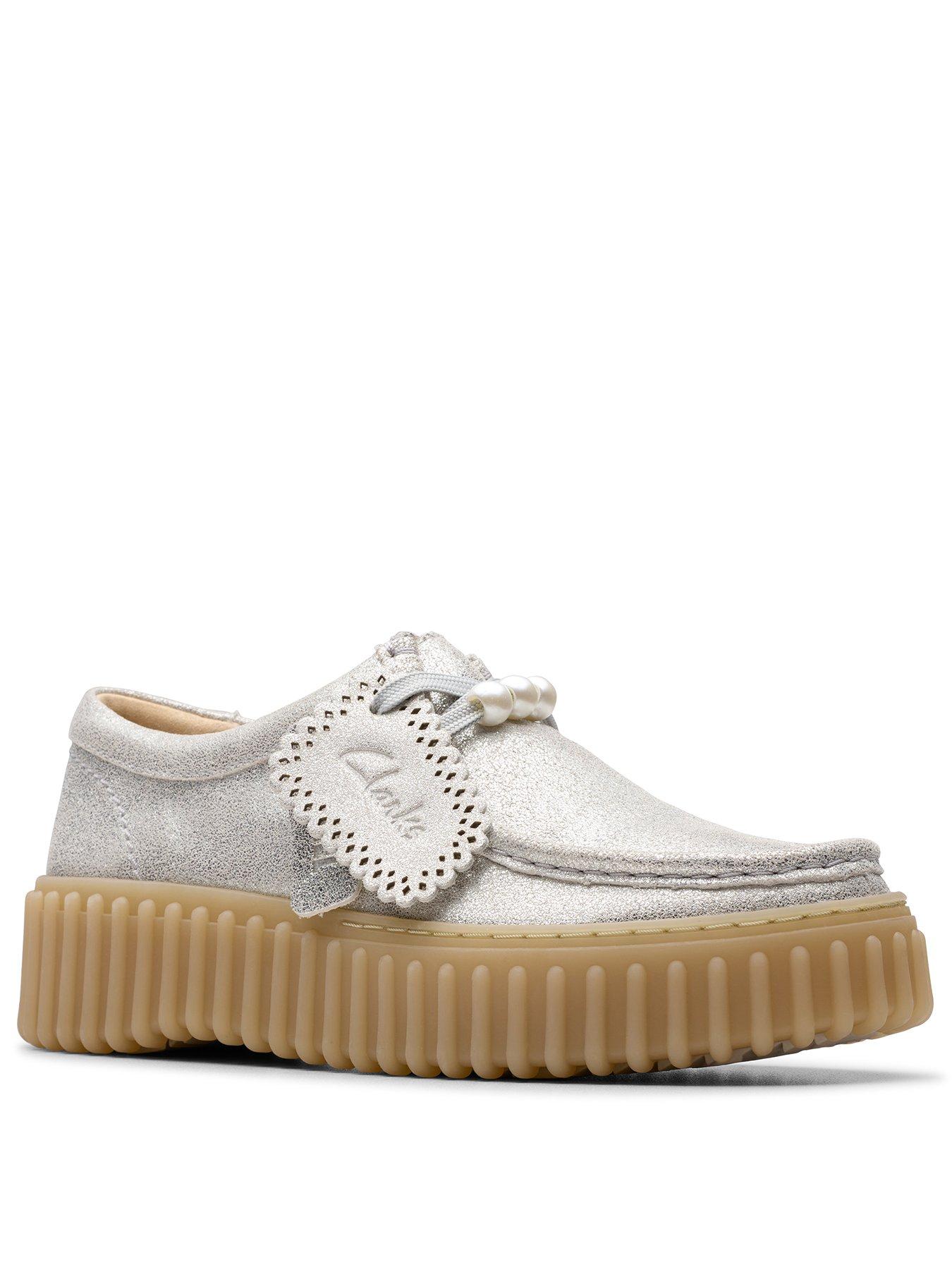clarks-torhill-bee-silverstillFront