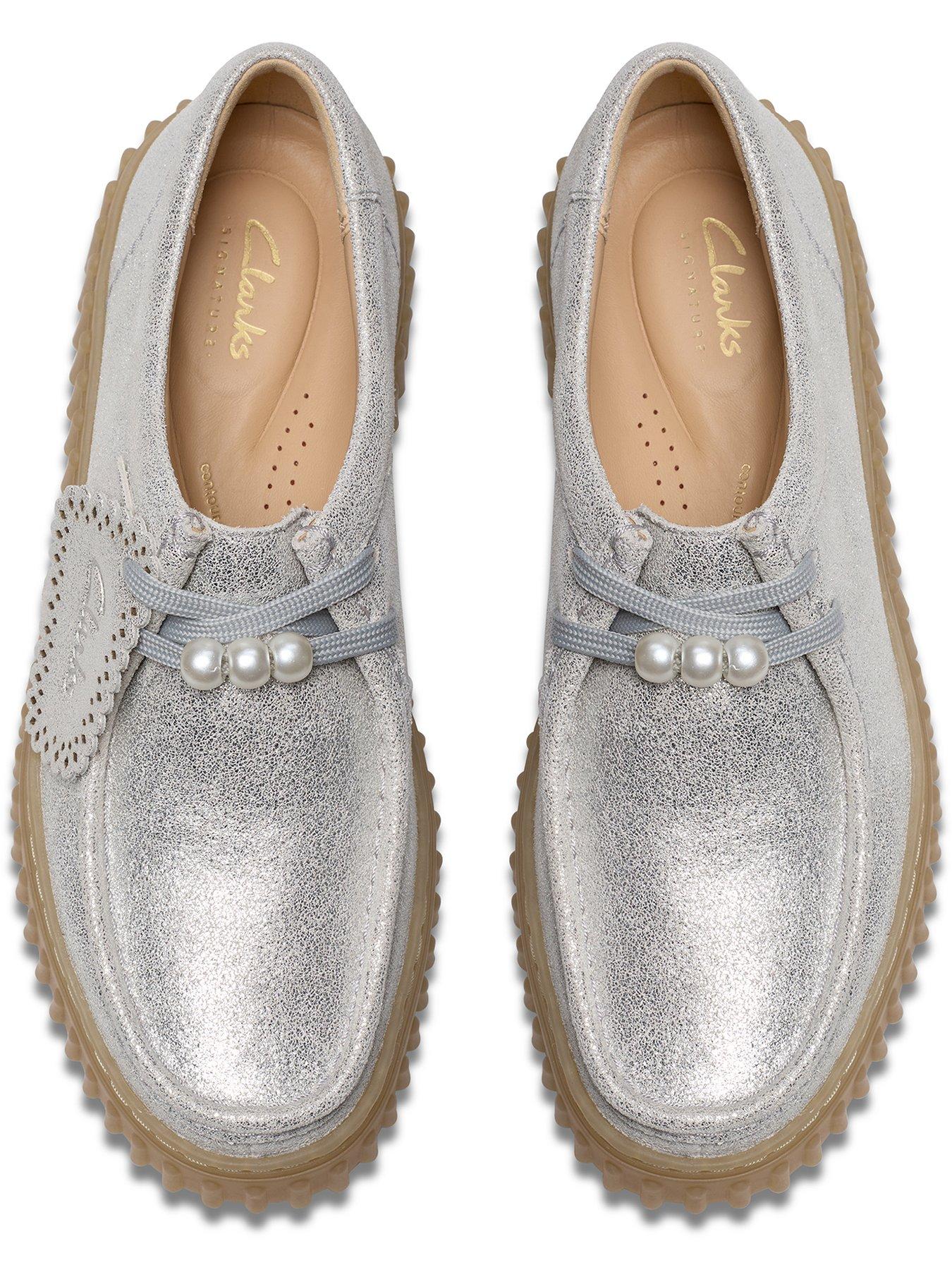 clarks-torhill-bee-silveroutfit