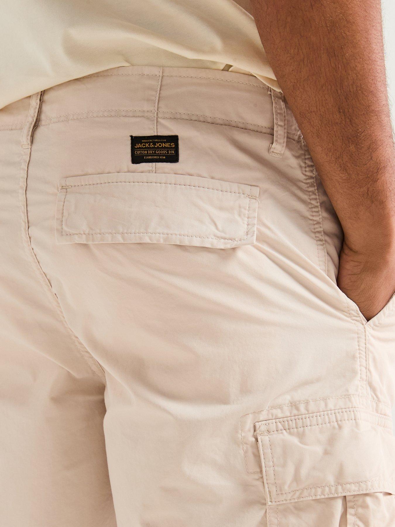 jack-jones-cole-frank-cargo-mid-length-shorts-beigeoutfit