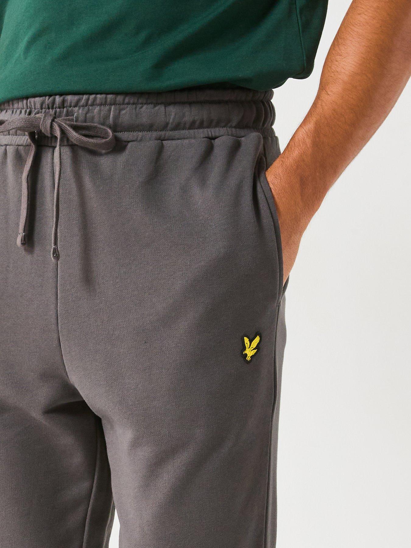 lyle-scott-slim-sweat-pant-dark-greyoutfit